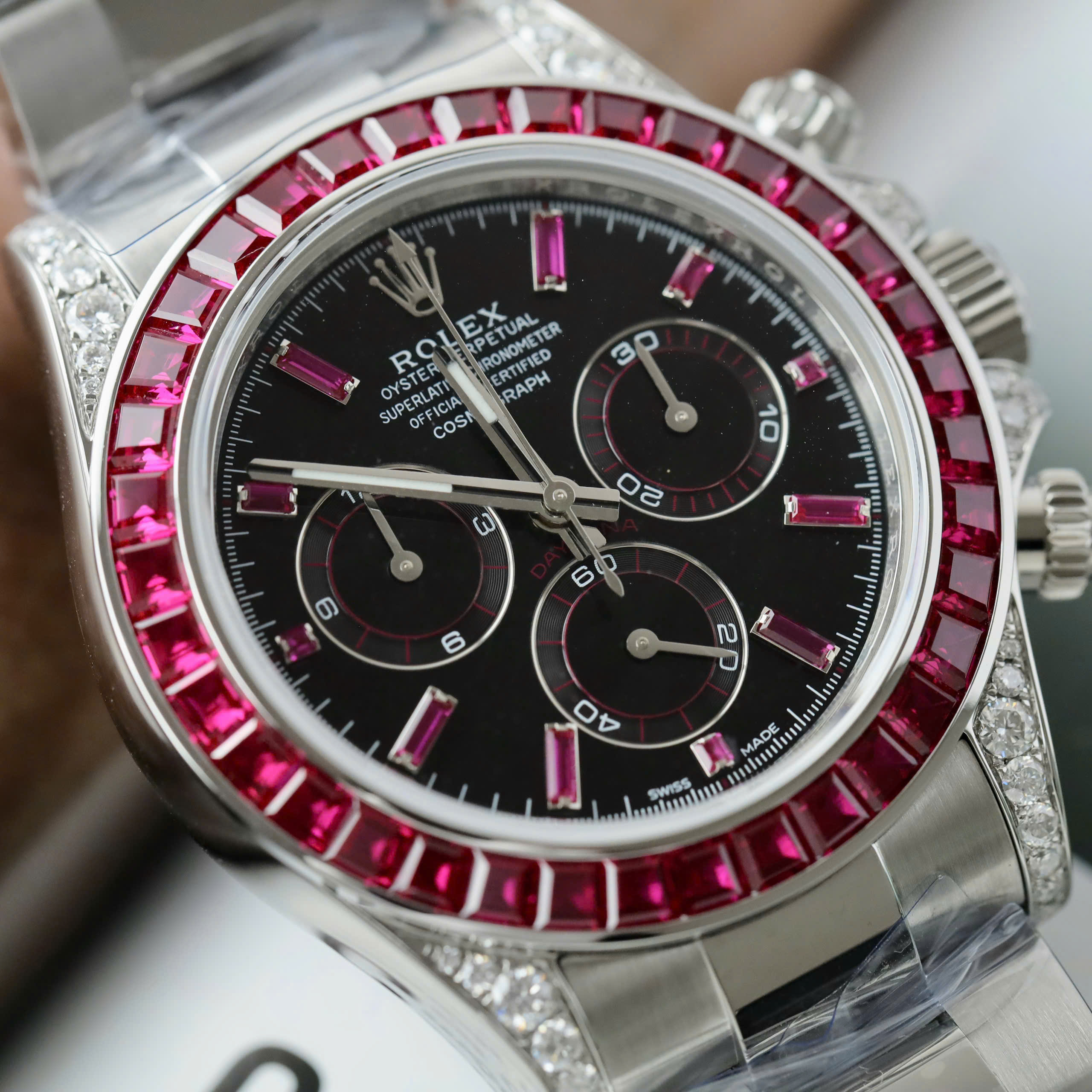 Đồng Hồ Rolex Daytona 126599TRU Chế Tác Đính Ruby Baguette Tổng Hợp - 40mm