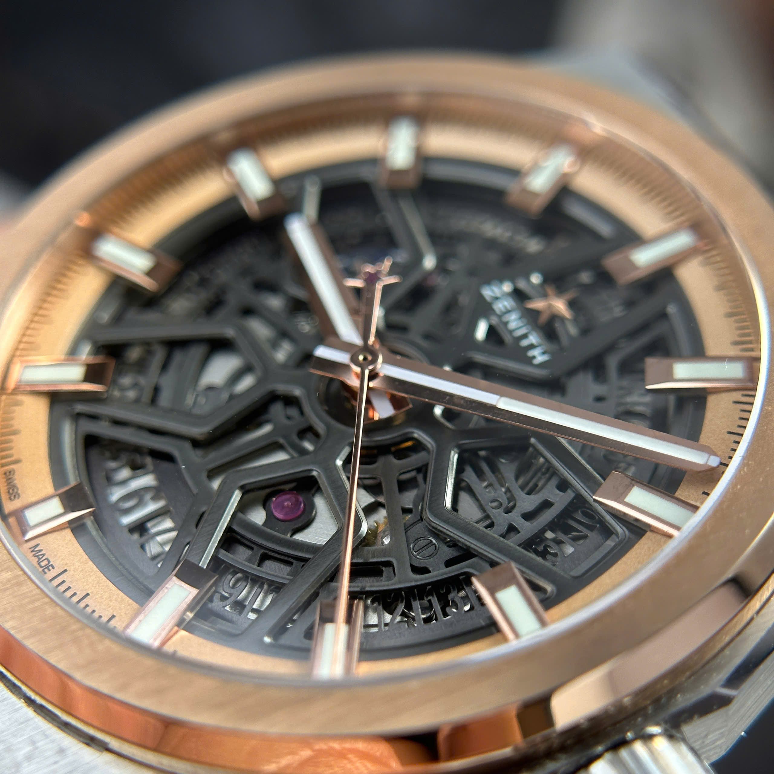 Đồng Hồ Zenith Defy Classic Demi Vàng Mặt Đen Rep 1:1LF Factory