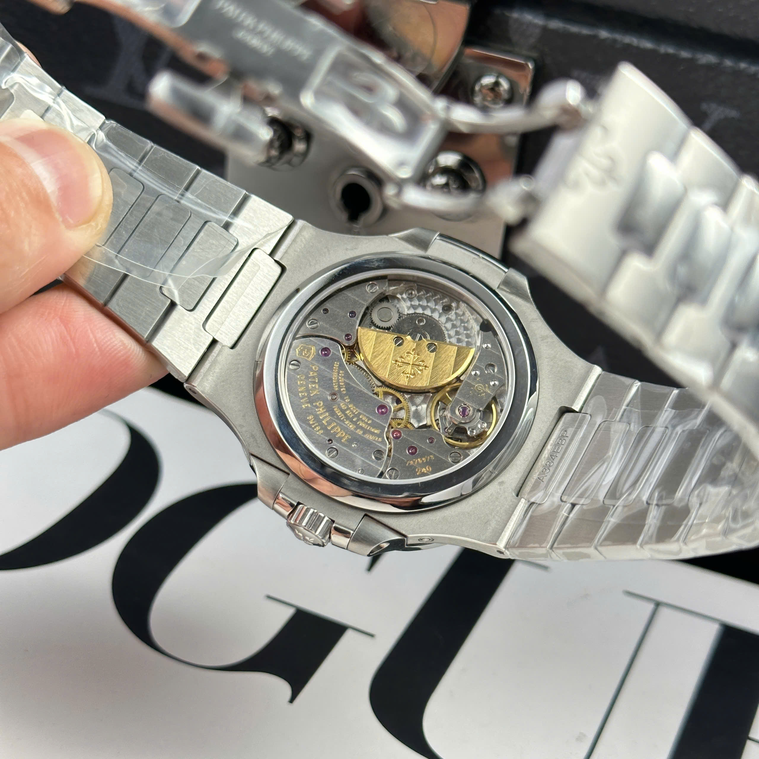 Đồng Hồ Patek Philippe Nautilus 5712/1A 40mm Rep 1:1 PPF Factory