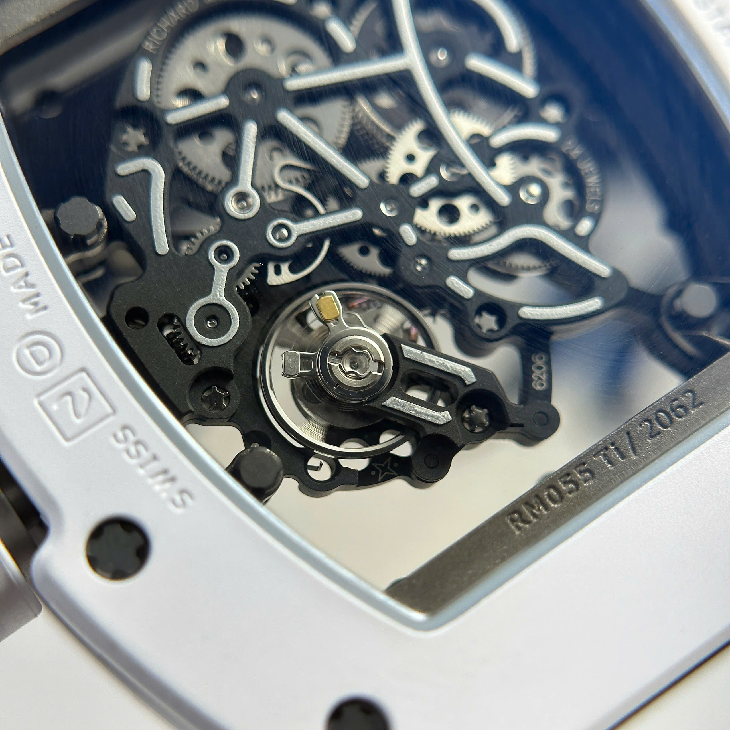 Đồng Hồ Richard Mille RM055 Vỏ Gốm Ceramic Trắng Khung Máy RMUL2 Rep 1:1 ZF Factory