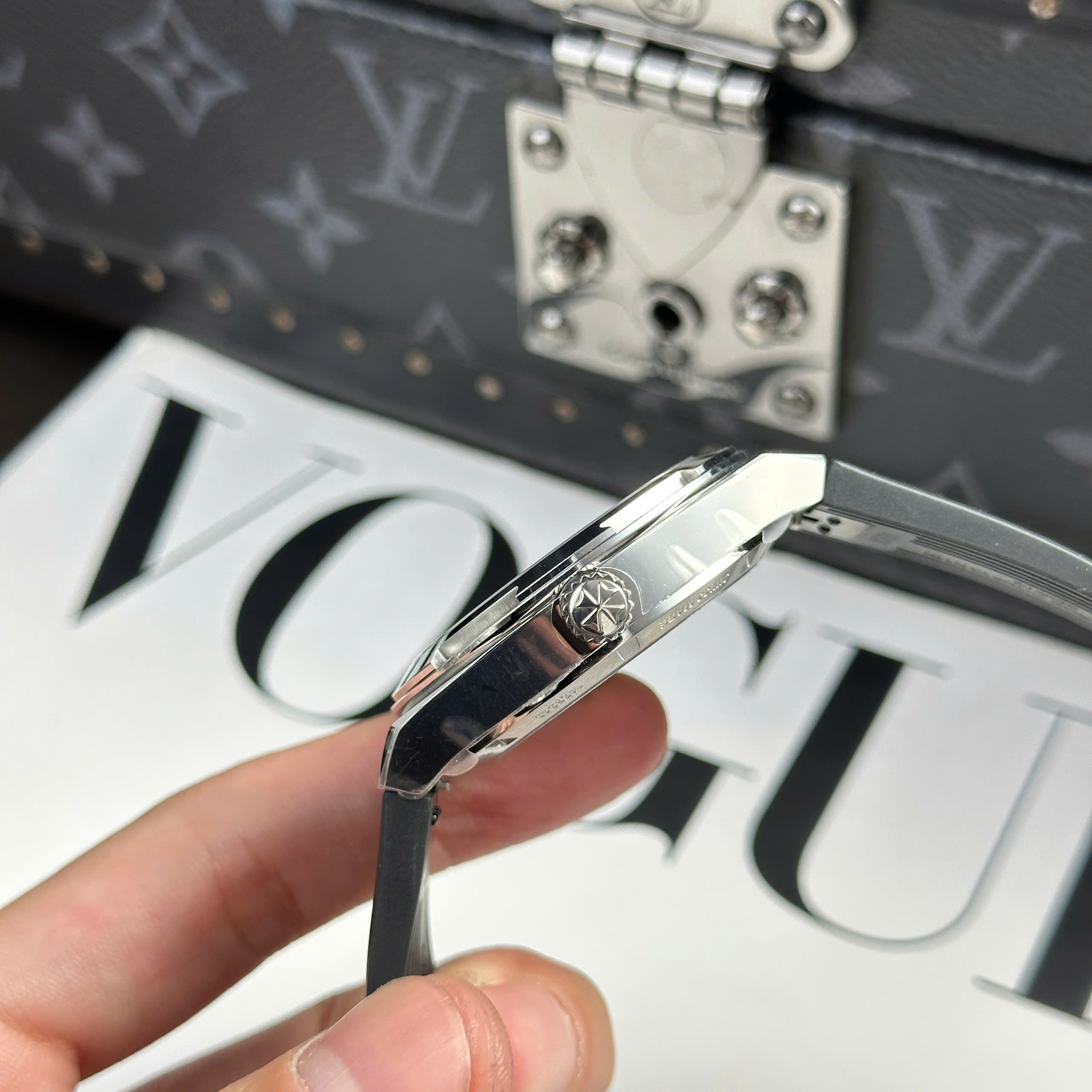 Đồng Hồ Vacheron Constantin Overseas 4500V 41mm Mặt Đen Rep 1:1