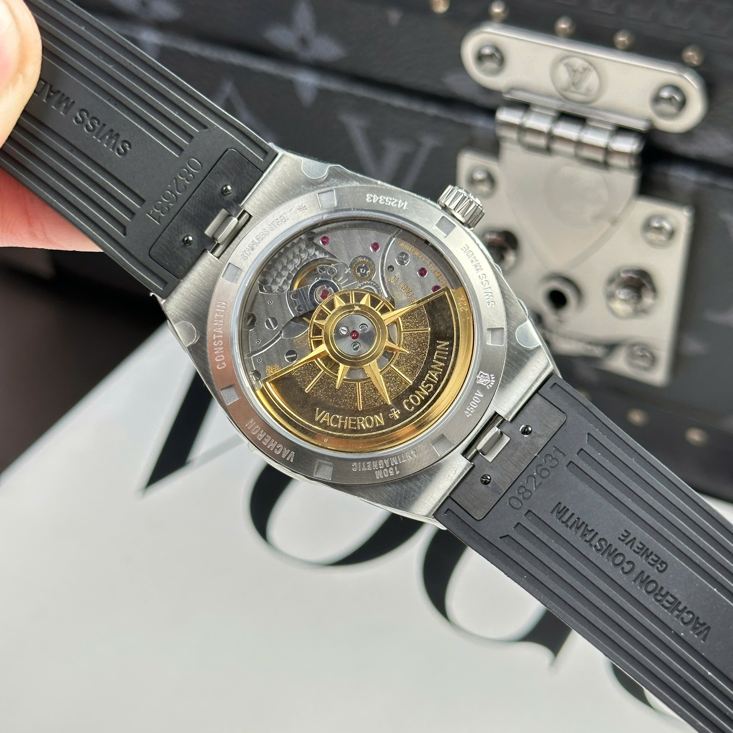 Đồng Hồ Vacheron Constantin Overseas 4500V 41mm Mặt Đen Rep 1:1