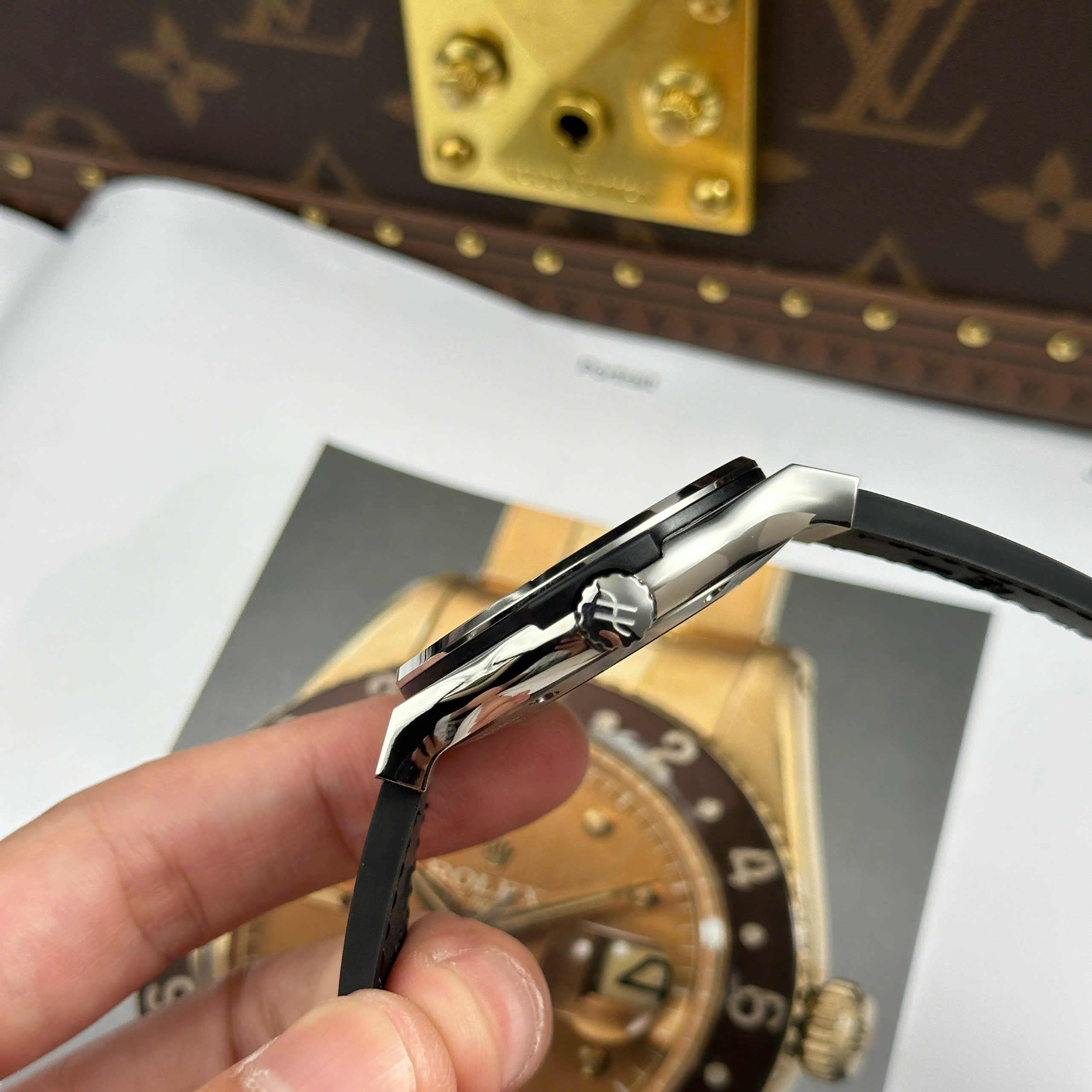 Đồng Hồ Hublot Classic Fusion 42mm Full Vỏ Titanium 85g Cao Cấp JJZ Factory Rep 1:1