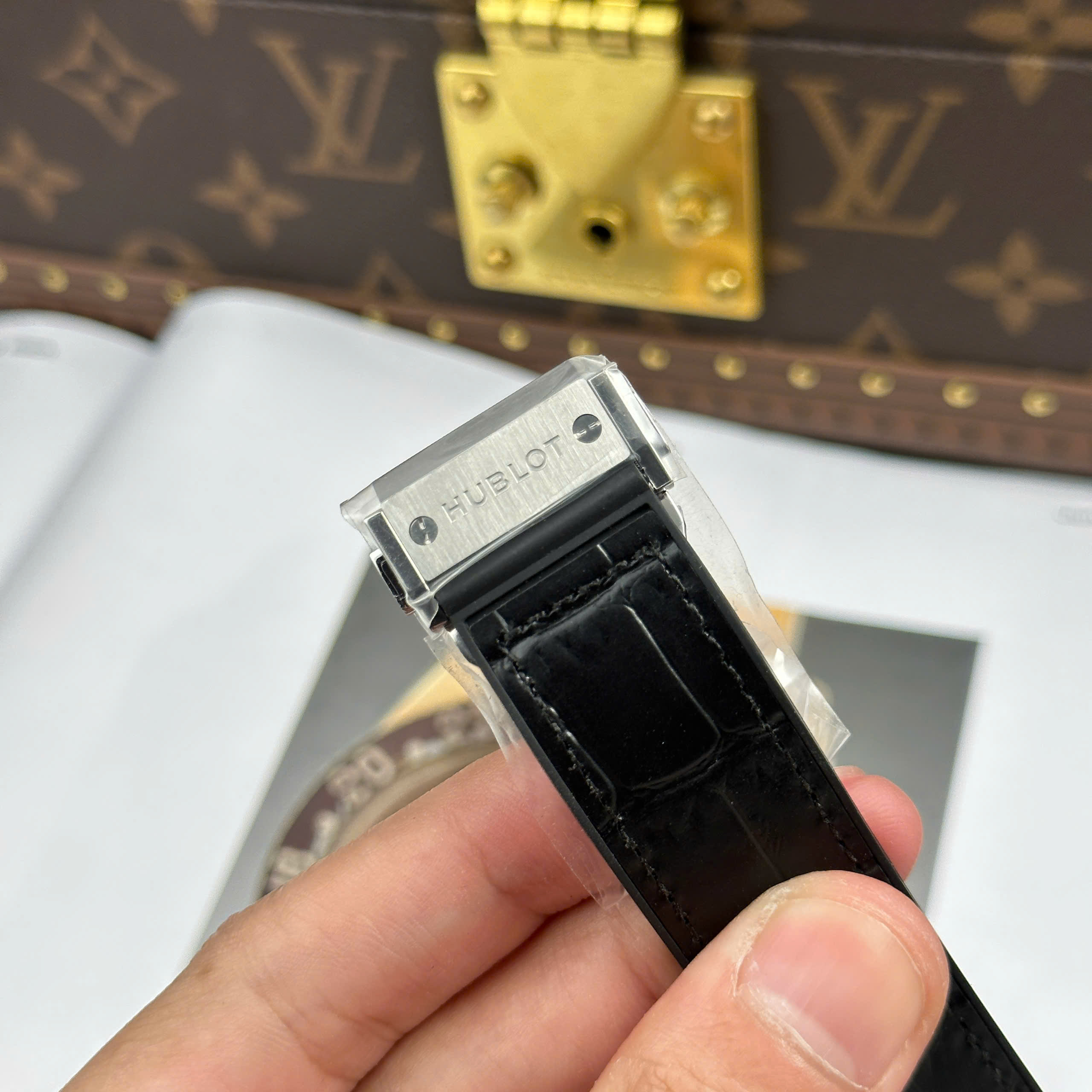 Đồng Hồ Hublot Classic Fusion 42mm Full Vỏ Titanium 85g Cao Cấp JJZ Factory Rep 1:1