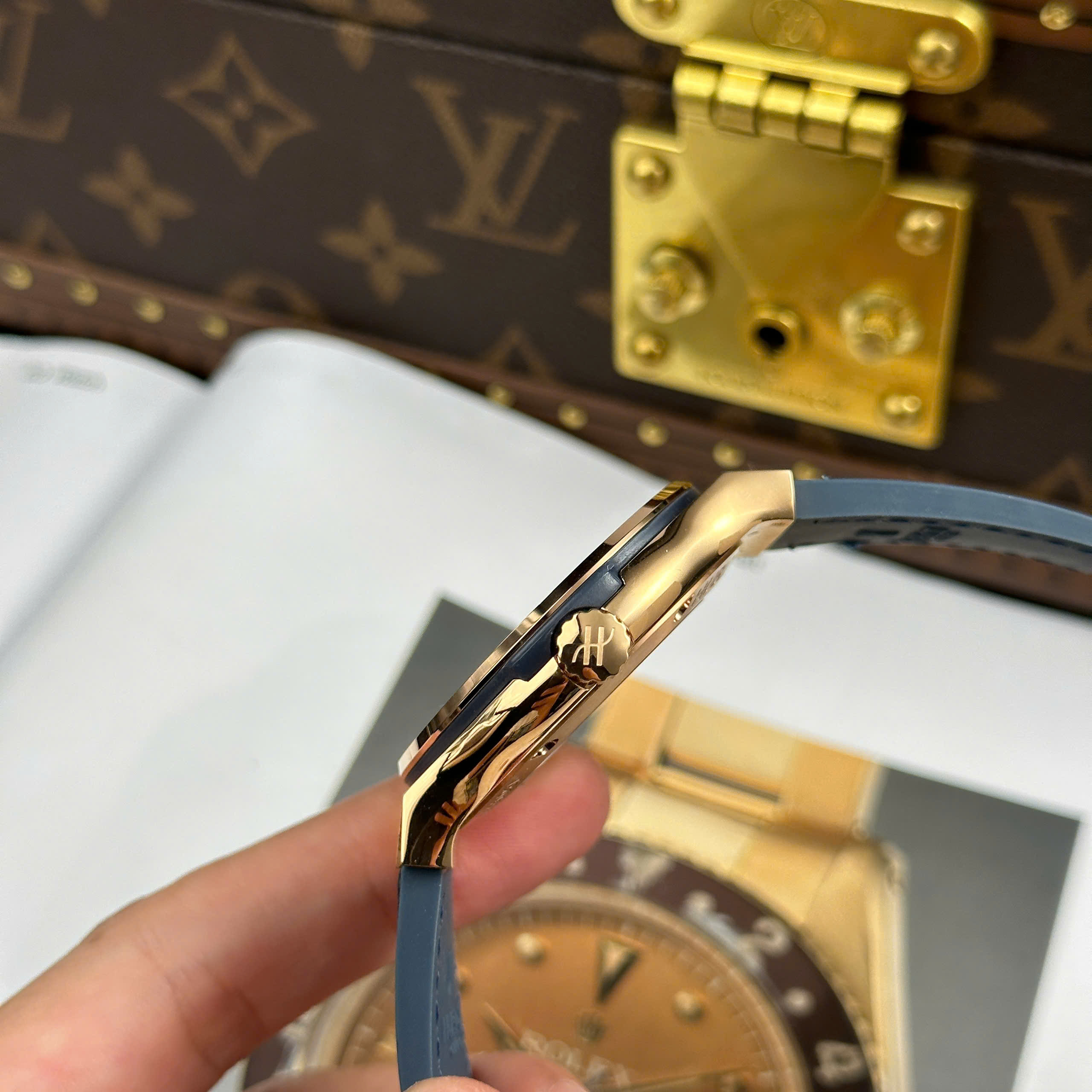Đồng Hồ Hublot Classic Fusion 42mm Vỏ Vàng Hồng Cao Cấp JJZ Factory Rep 1:1