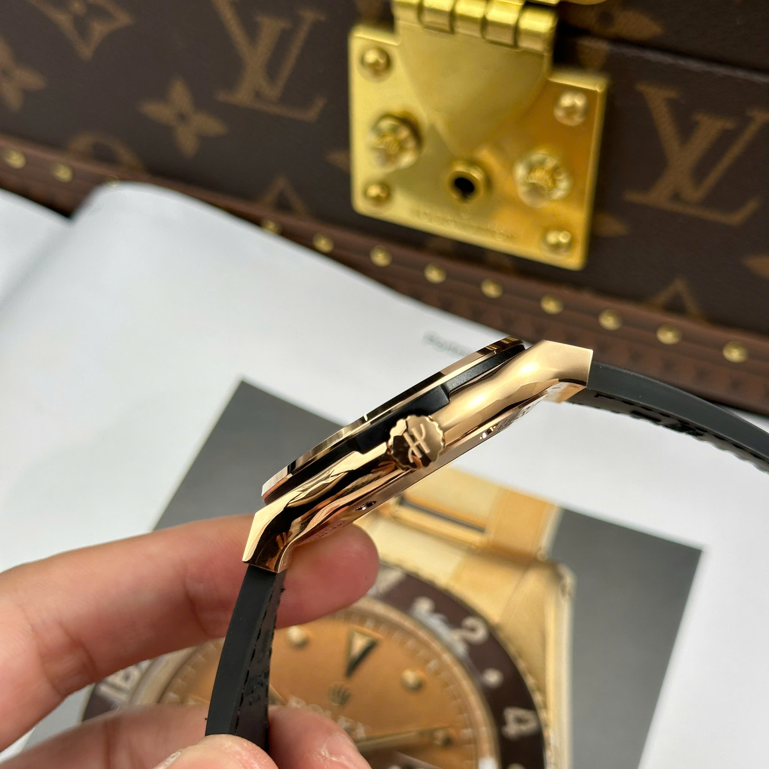 Đồng Hồ Hublot Classic Fusion 42mm Vỏ Vàng Hồng Cao Cấp JJZ Factory Rep 1:1
