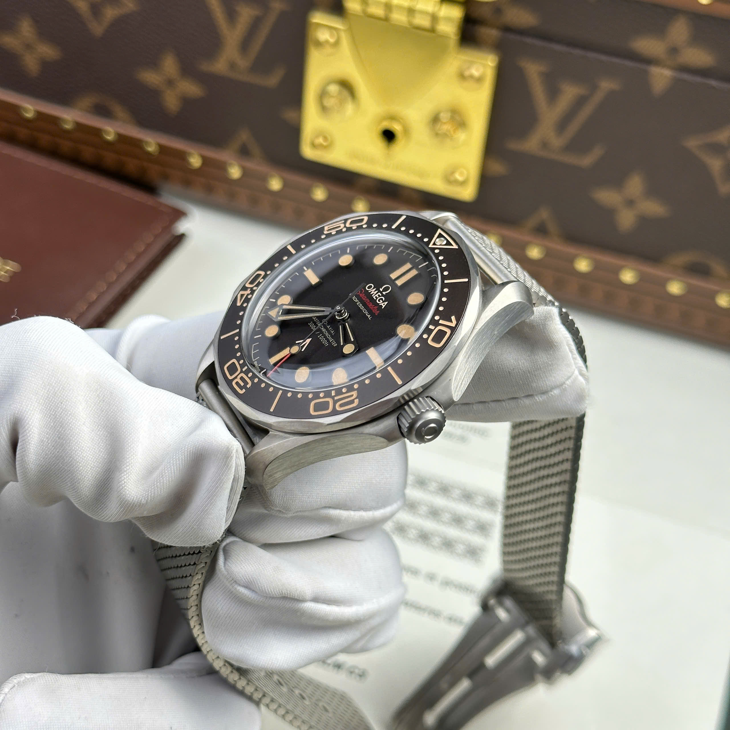 Đồng Hồ Omega Seamaster Driver 300 42mm Full Vỏ Dây Titanium Rep 1:1 VSF Factory