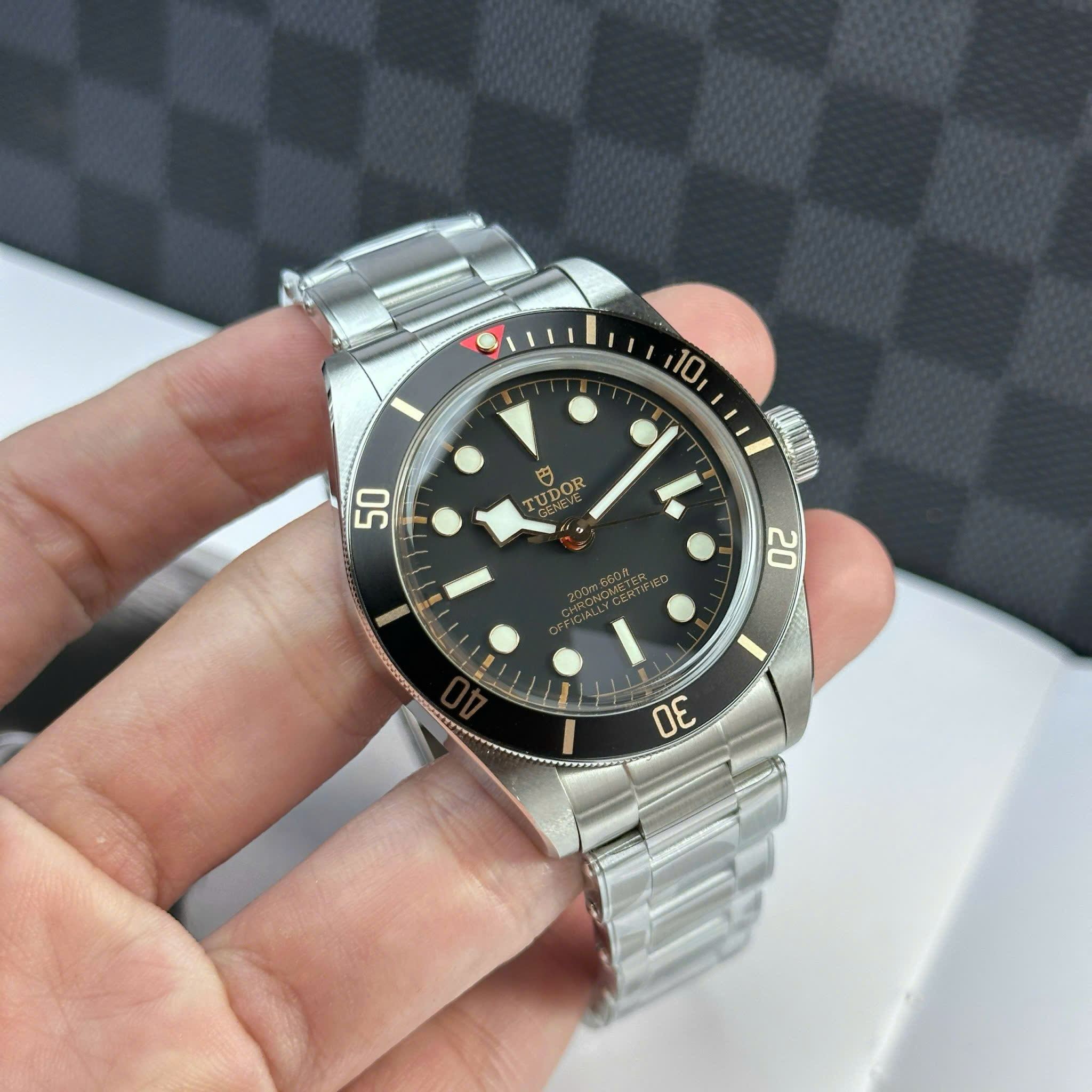 Đồng Hồ Tudor Black Bay Fifty-Eight M79030N 39mm Rep 1:1 Viền Ceramic Đen ZF Factory