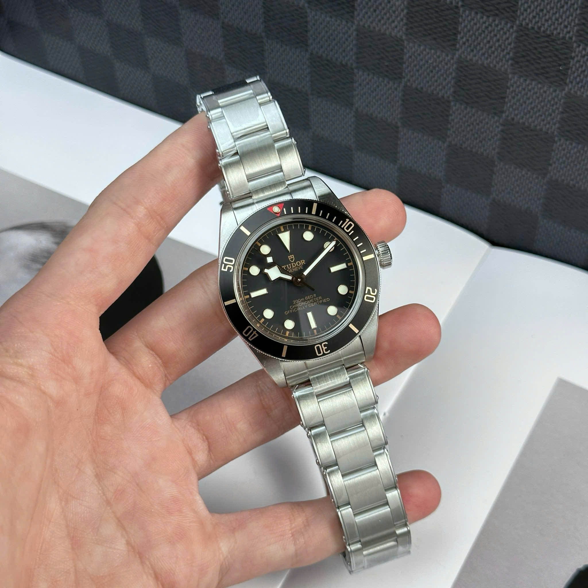 Đồng Hồ Tudor Black Bay Fifty-Eight M79030N 39mm Rep 1:1 Viền Ceramic Đen ZF Factory