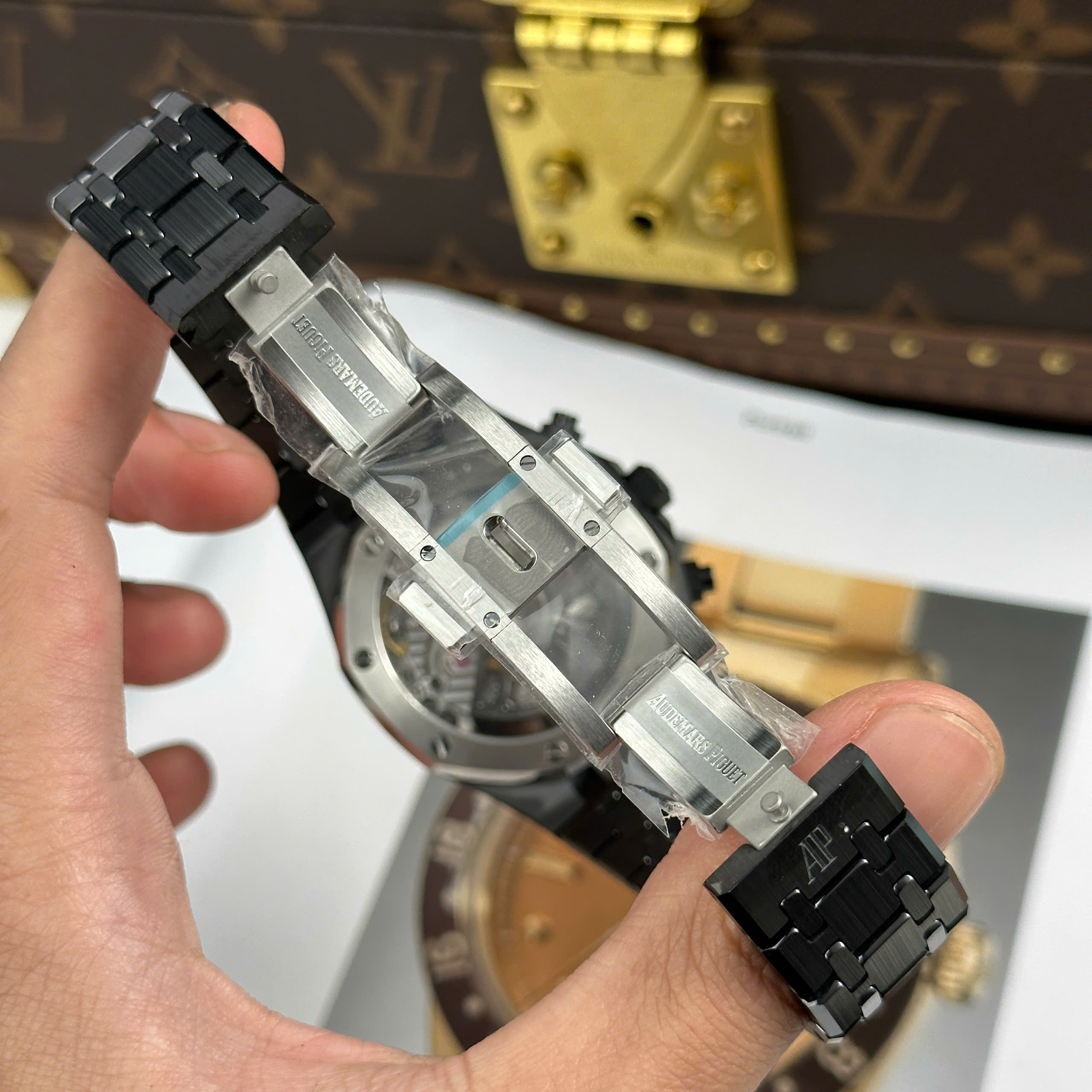 Đồng Hồ Audemars Piaguet Oak 26240 Vỏ Gốm Ceramic Đen Replica 1:1 APS Factory 41mm