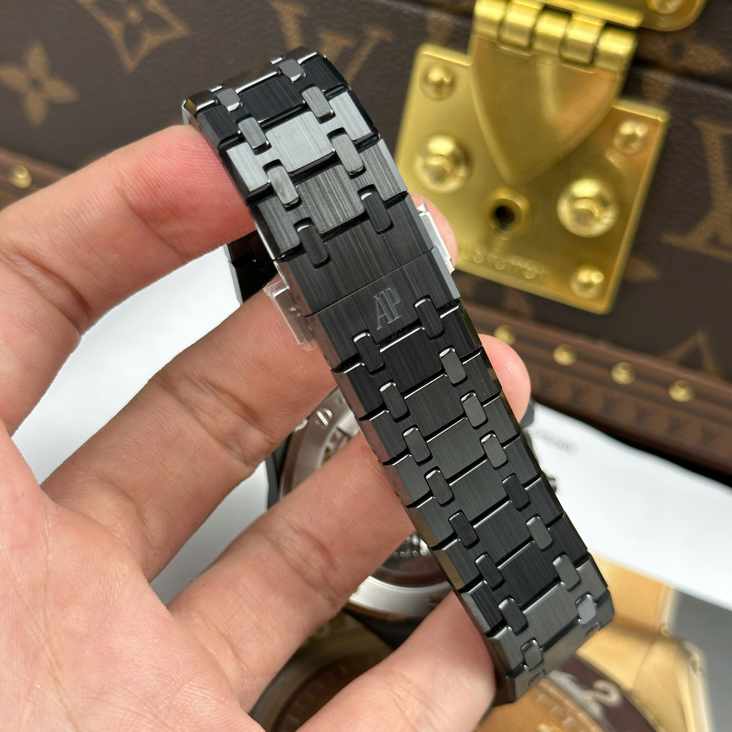 Đồng Hồ Audemars Piaguet Oak 26240 Vỏ Gốm Ceramic Đen Replica 1:1 APS Factory 41mm