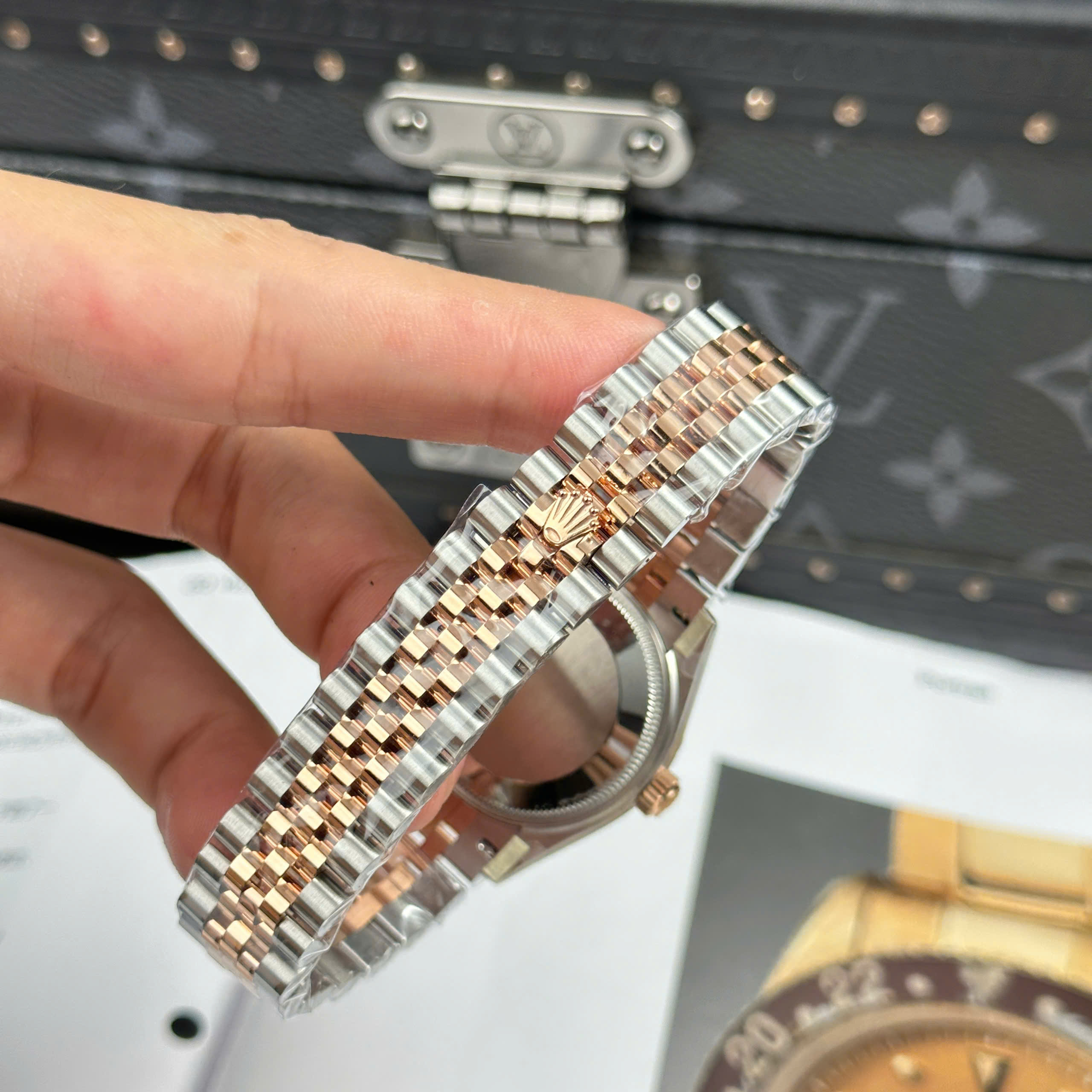 Đồng Hồ Rolex Lady Datejust 31mm Mặt Hồng Viền Đá CZ Rep 1:1 Cao Cấp THB Factory