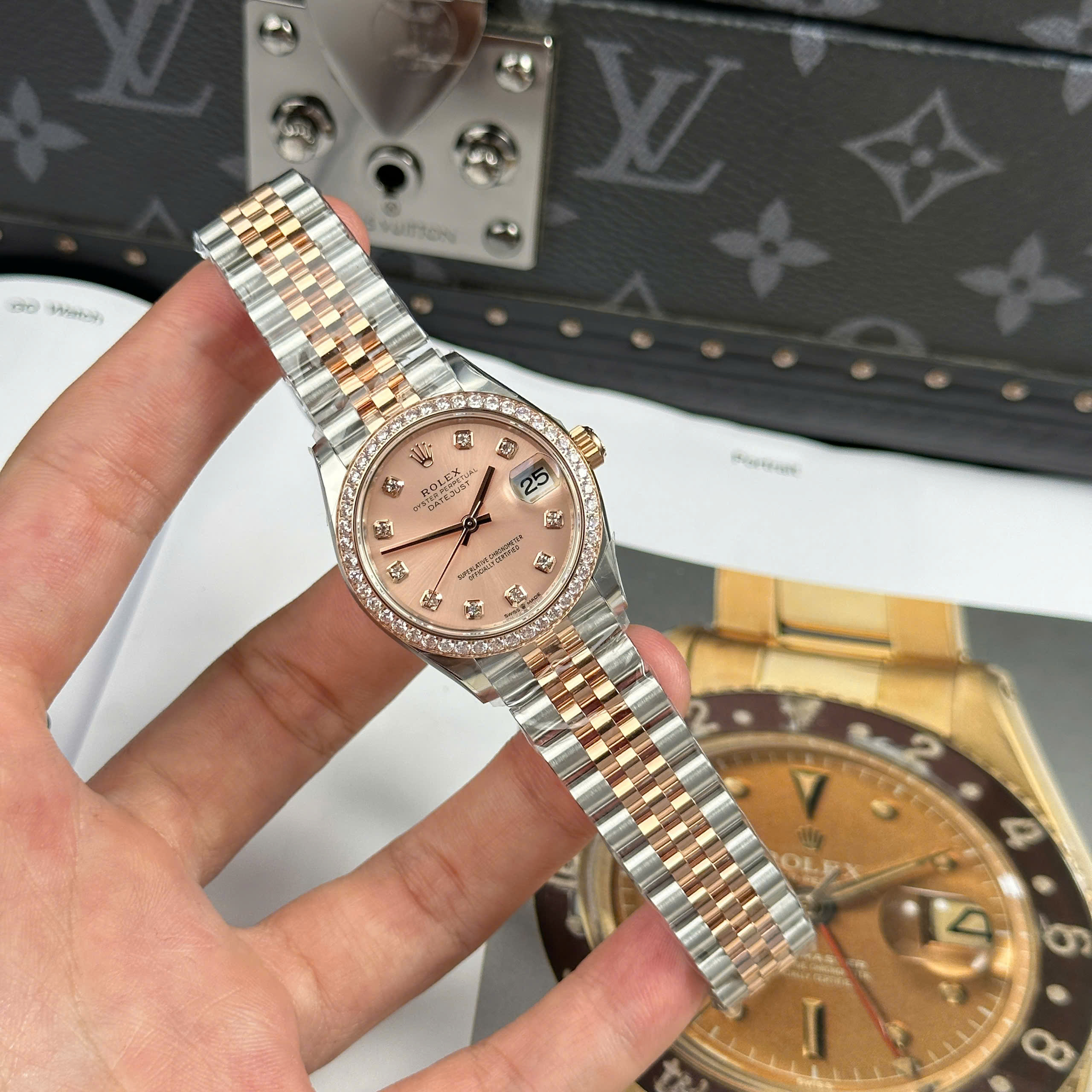 Đồng Hồ Rolex Lady Datejust 31mm Mặt Hồng Viền Đá CZ Rep 1:1 Cao Cấp THB Factory