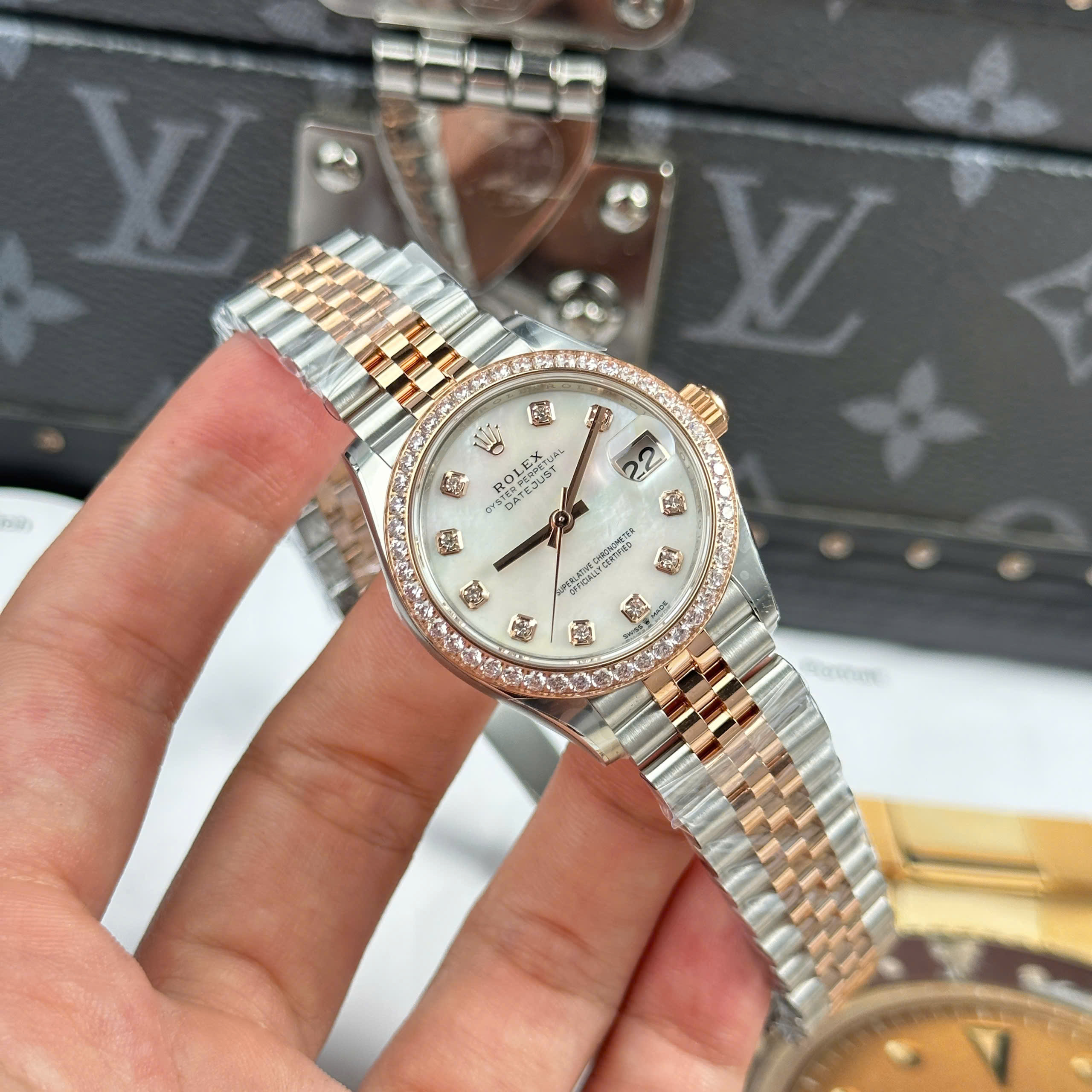 Đồng Hồ Rolex Lady Datejust 31mm Mặt Khảm Trai Viền Đá CZ Rep 1:1 Cao Cấp THB Factory