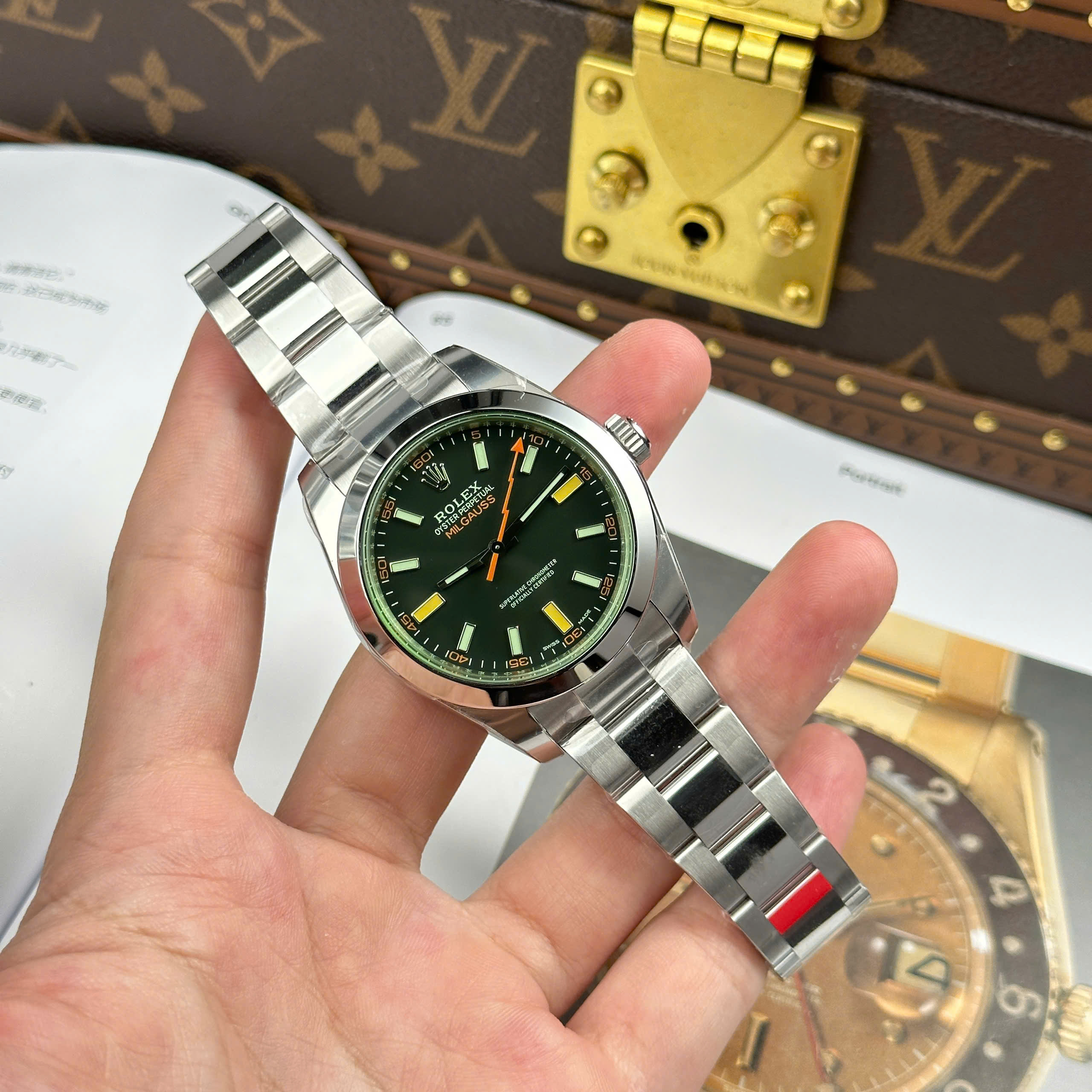 Đồng Hồ Rolex Milgauss 116400GV 40mm Rep 1:1 Cao Cấp VS Factory