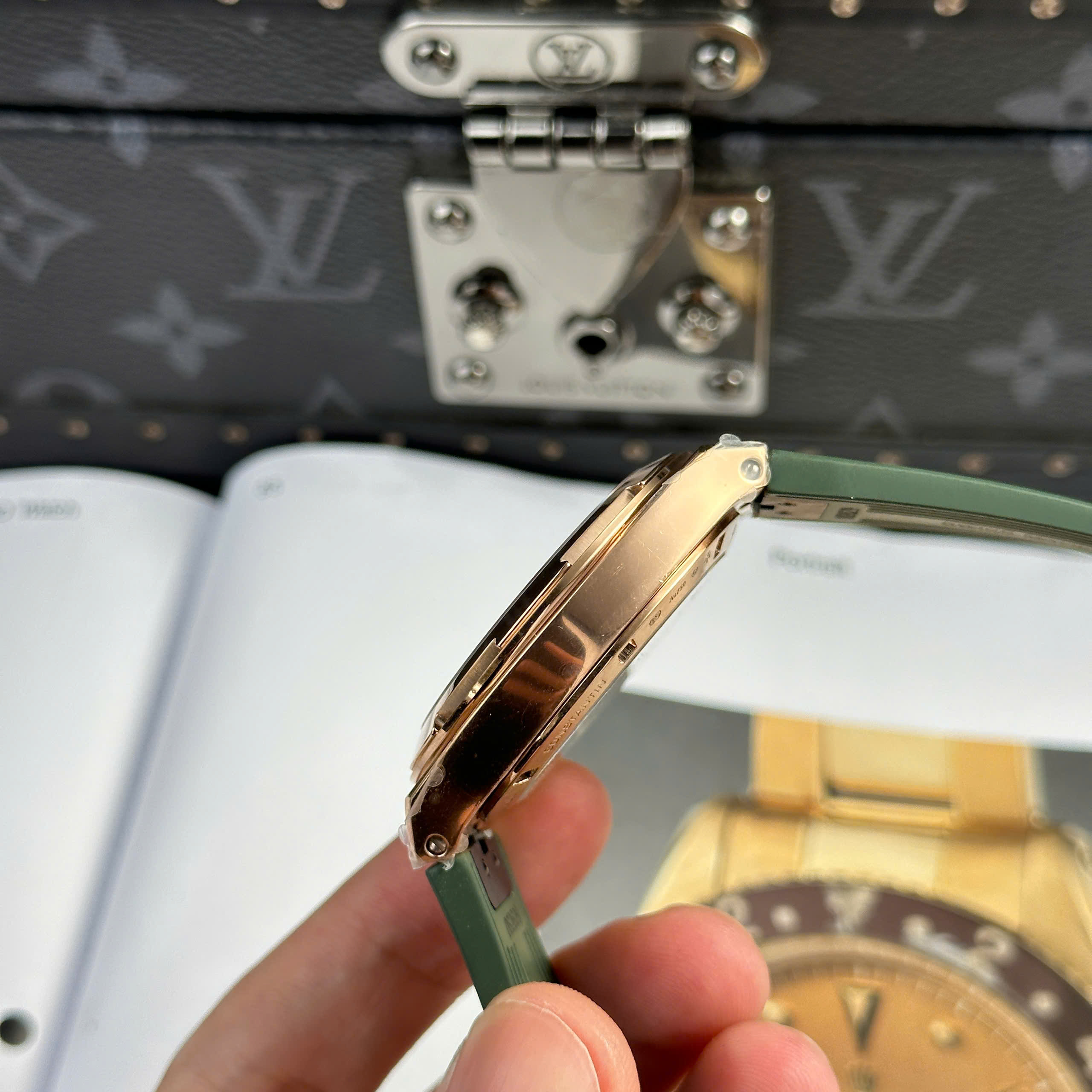 Đồng Hồ Vacheron Constantin Overseas 4500V 41mm Mặt Xanh Green Rep 1:1 Cao Cấp