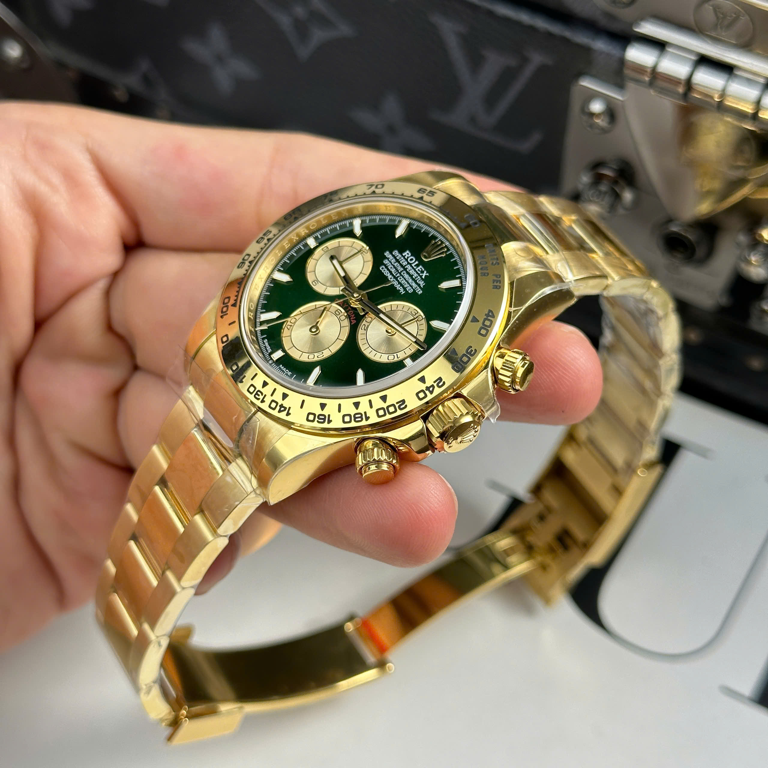 Đồng Hồ Rolex Cosmograph Daytona 126508 40mm Mặt Số Xanh Lá Replica 1:1 THB Factory