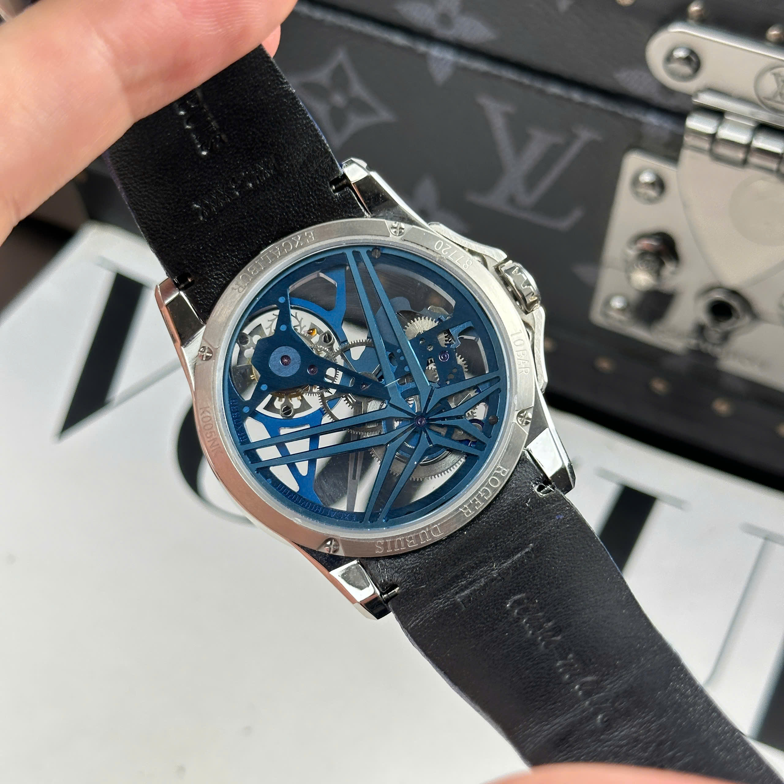 Đồng Hồ Roger Dubuis Best Replica Watch Excalibur Cobalt Blue RDDBEX0838 BBR Factory 42mm