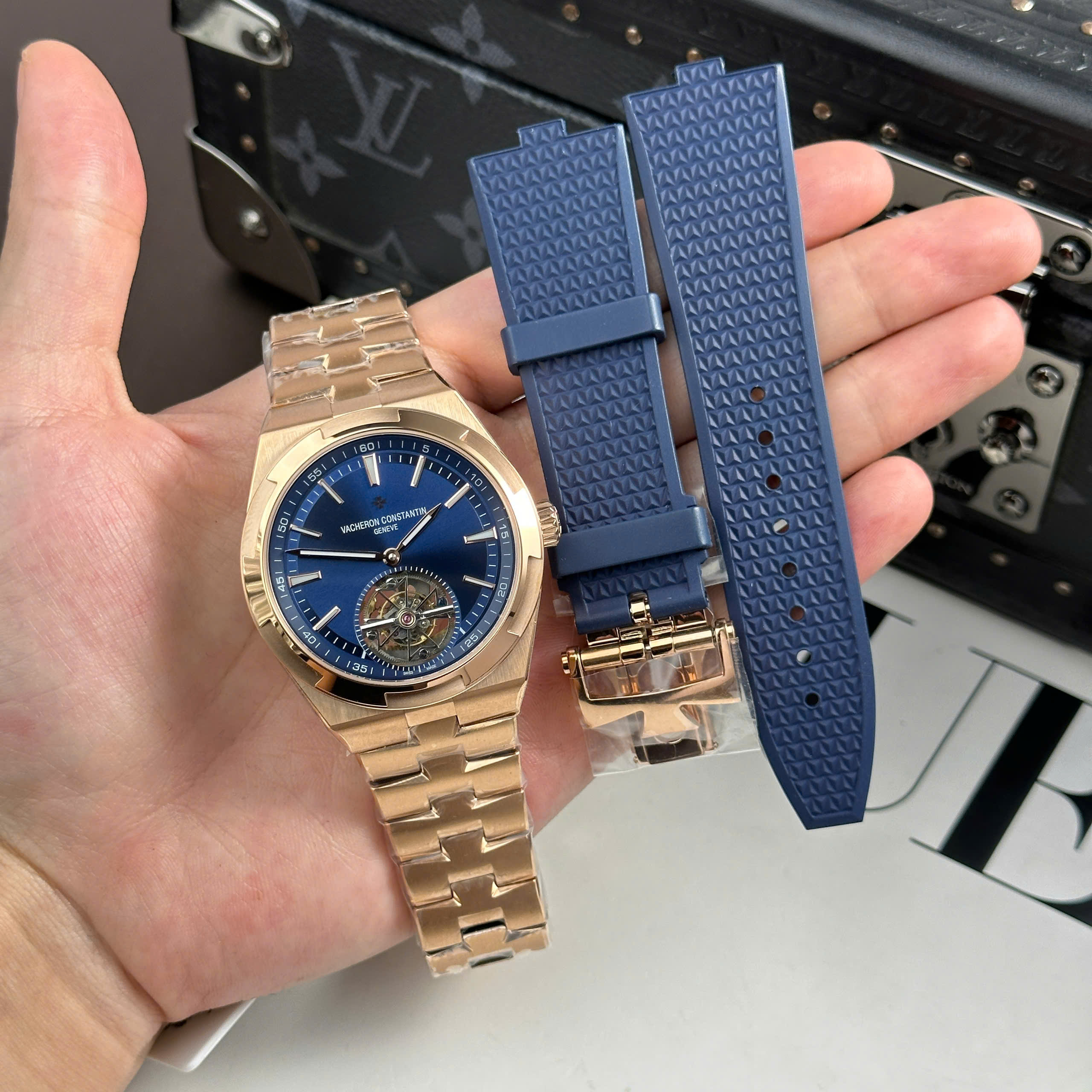 Đồng Hồ Vacheron Constantin Overseas Tourbillon 6000V Blue Rose Gold 42.5mm Replica 1:1