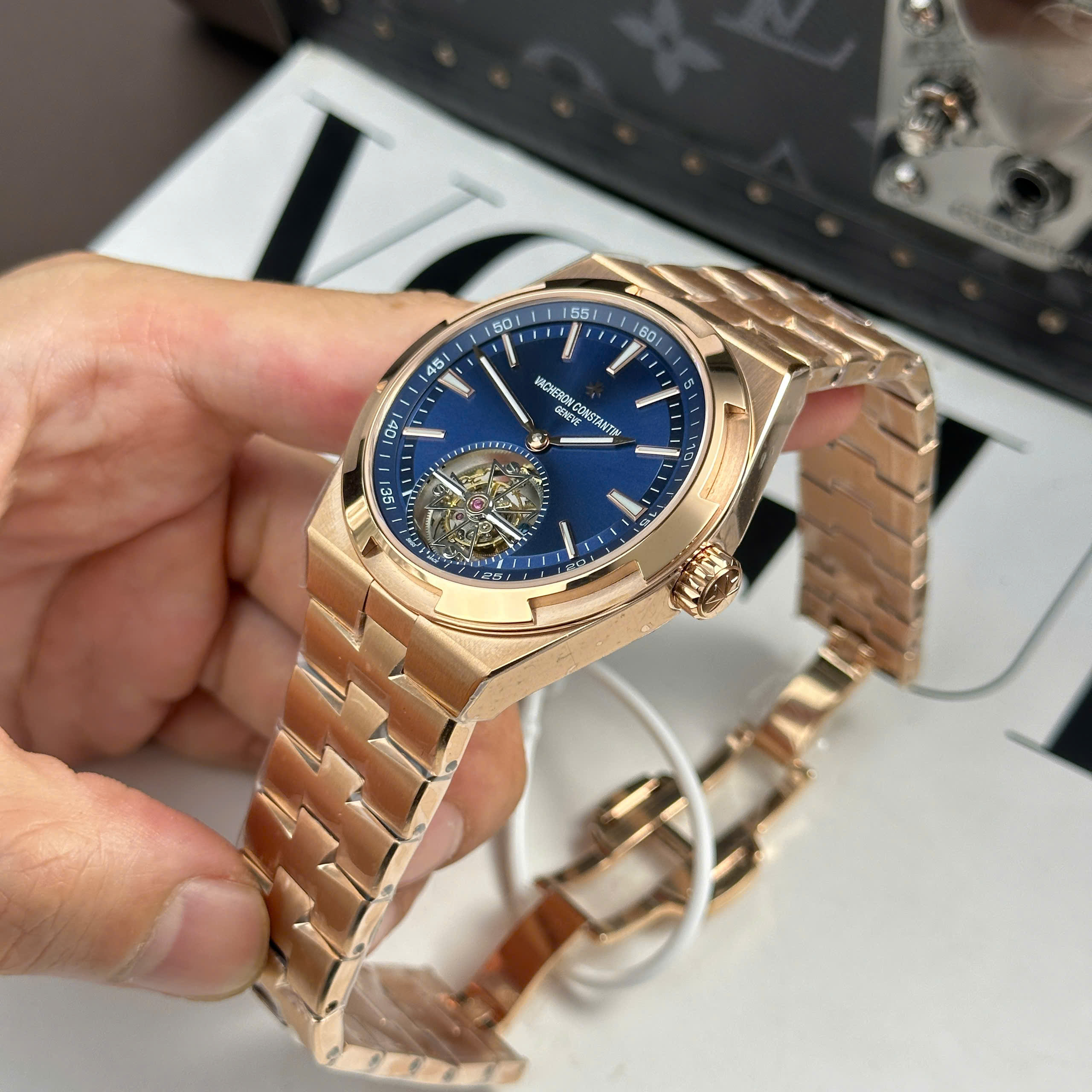 Đồng Hồ Vacheron Constantin Overseas Tourbillon 6000V Blue Rose Gold 42.5mm Replica 1:1