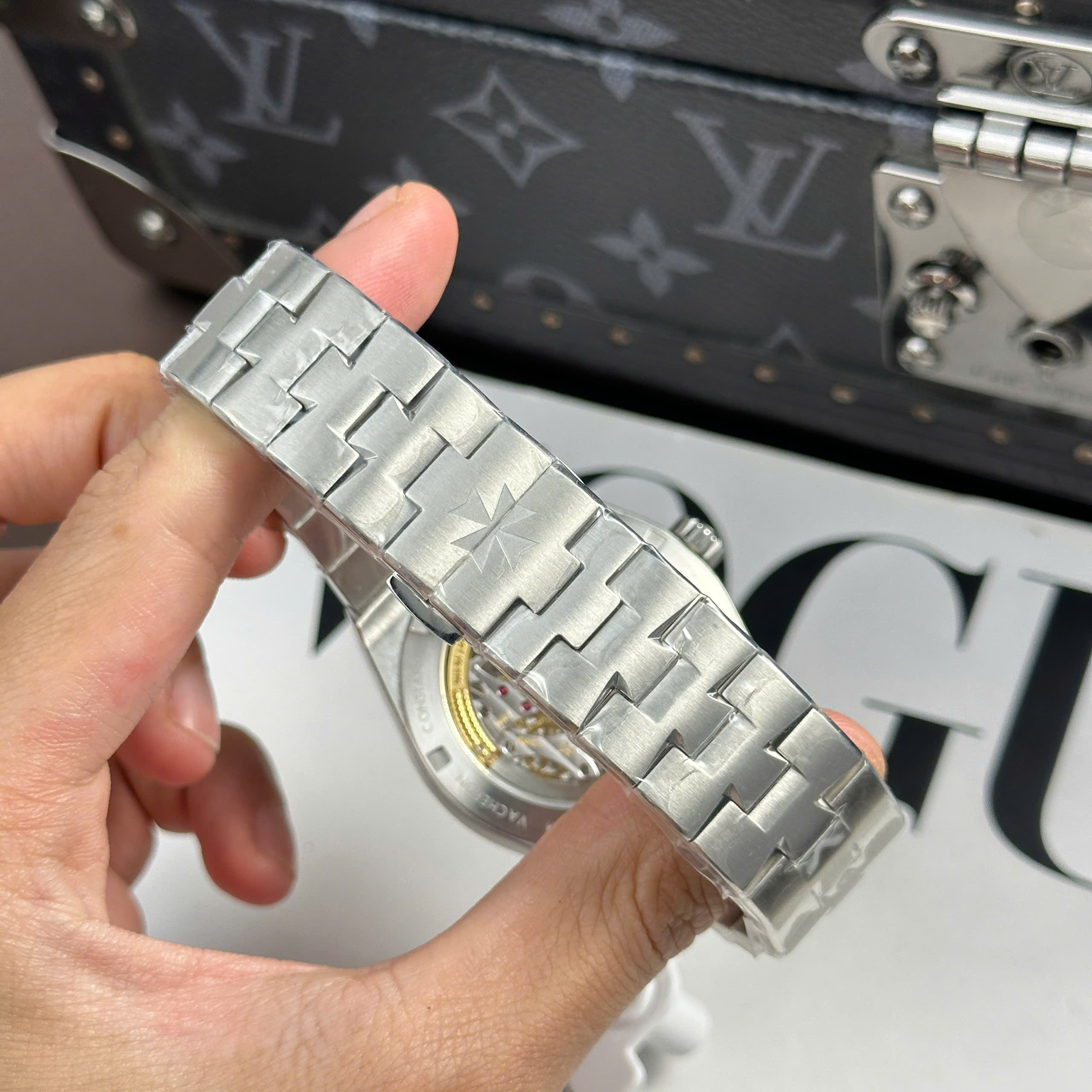 Đồng Hồ Vacheron Constantin Overseas Tourbillon  6000V 42.5mm Replica 1:1