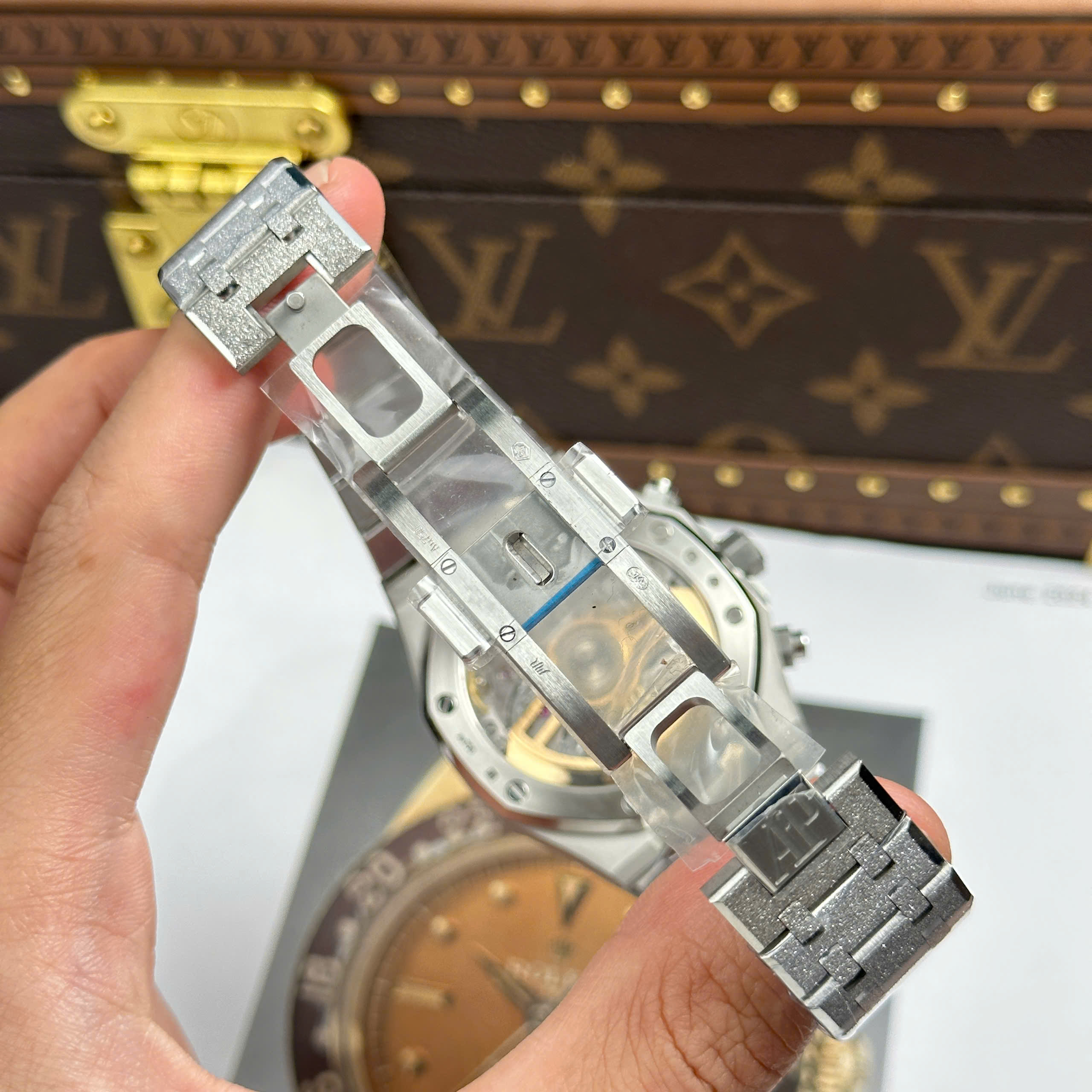 Đồng Hồ Audemars Piguet Royal Oak 26239BC Full Frosted Gold 41mm Độ Dày 12.4mm Replica 1:1 APS Factory