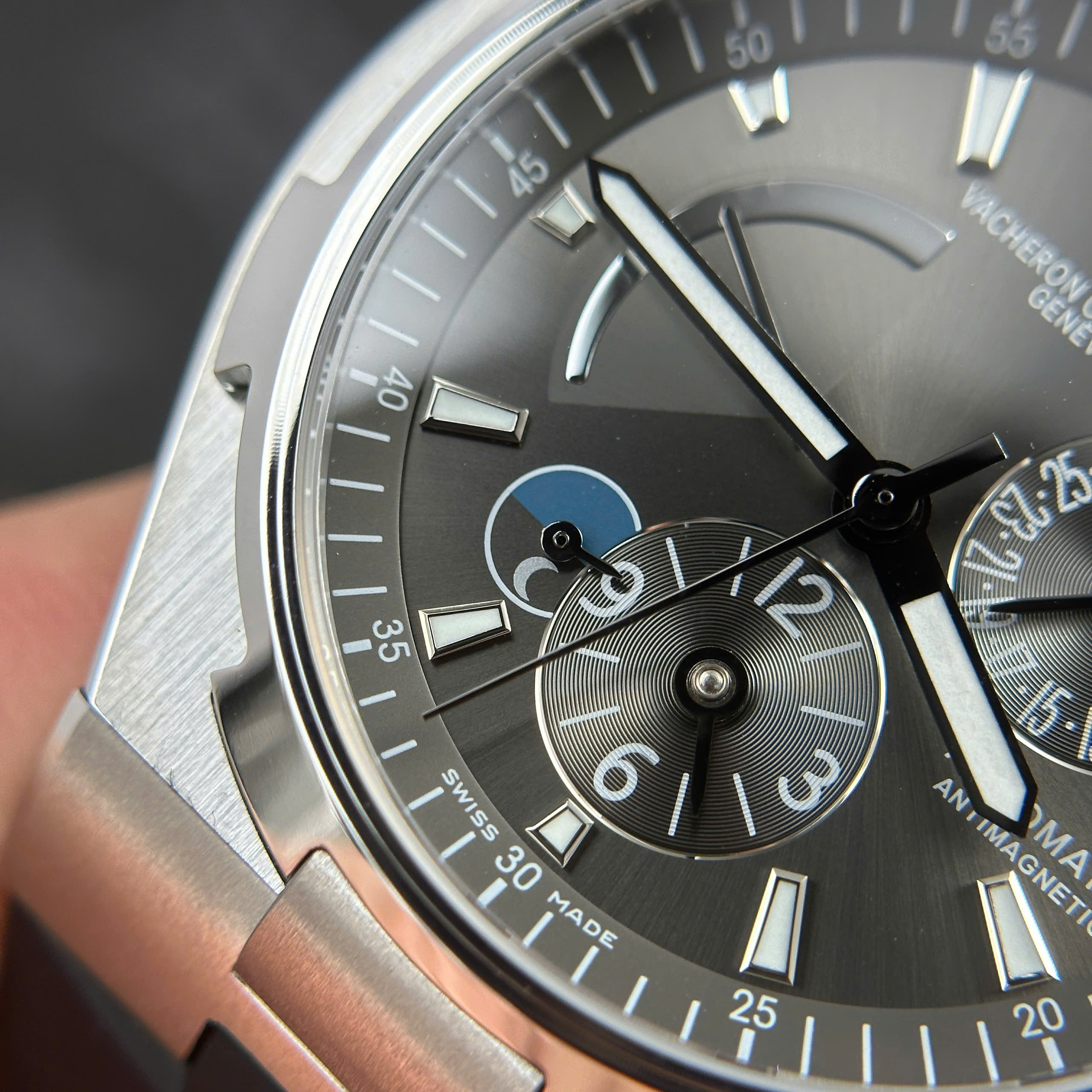 Đồng Hồ Vacheron Constantin Overseas Dual Time 47450 Mặt Xám Replica 1:1 42mm 9F Factory