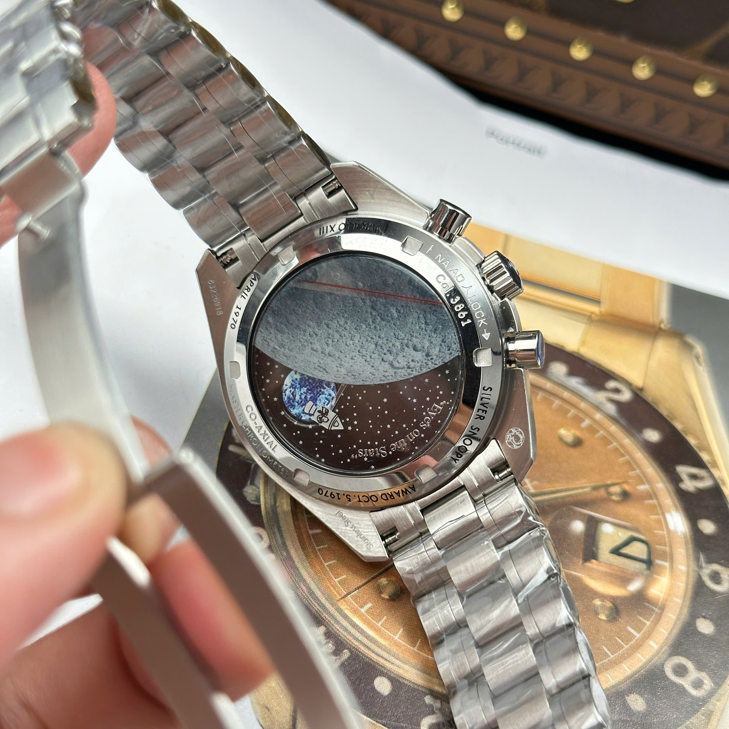 Đồng Hồ Omega Speedmaster Silver Snoopy 42mm Replica 1:1 N1 Factory