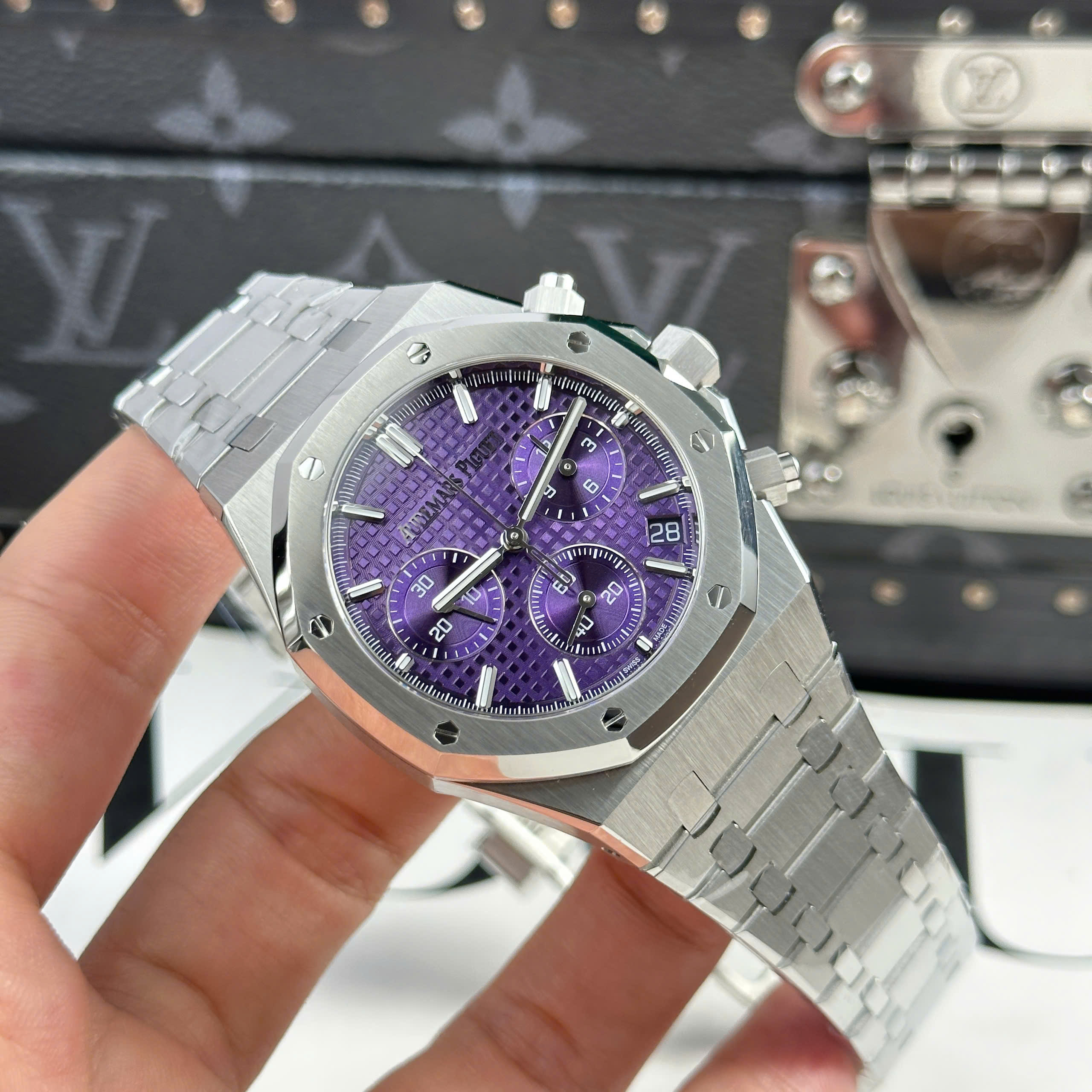 Đồng Hồ Audemars Piaguet Oak 26240 Mặt Số Tím Replica 1:1 APS Factory 41mm