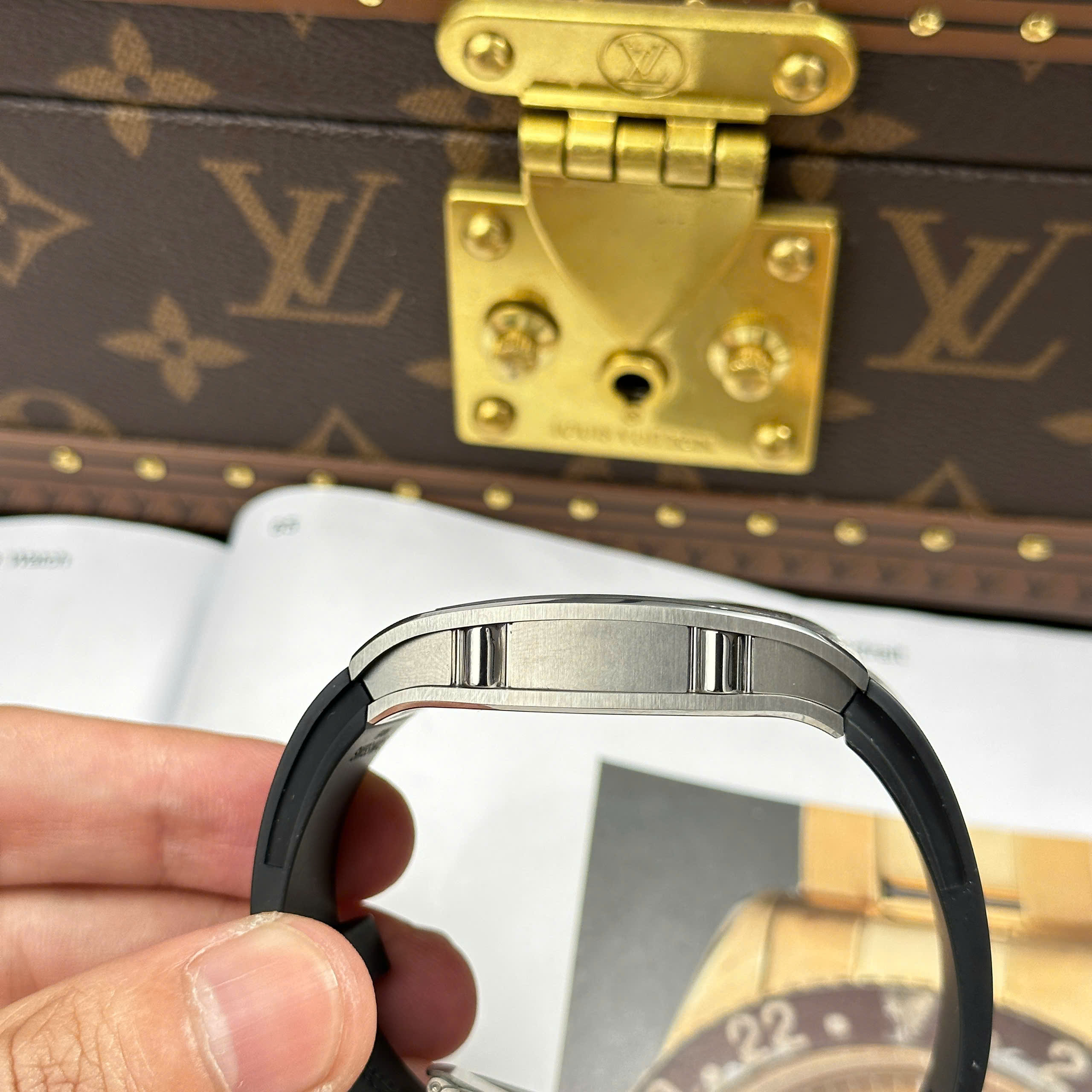 Đồng Hồ Richard Mille RM 67-01 Extra-FI Vỏ Titanium Replica 1:1 38.7mm x 47.5mm