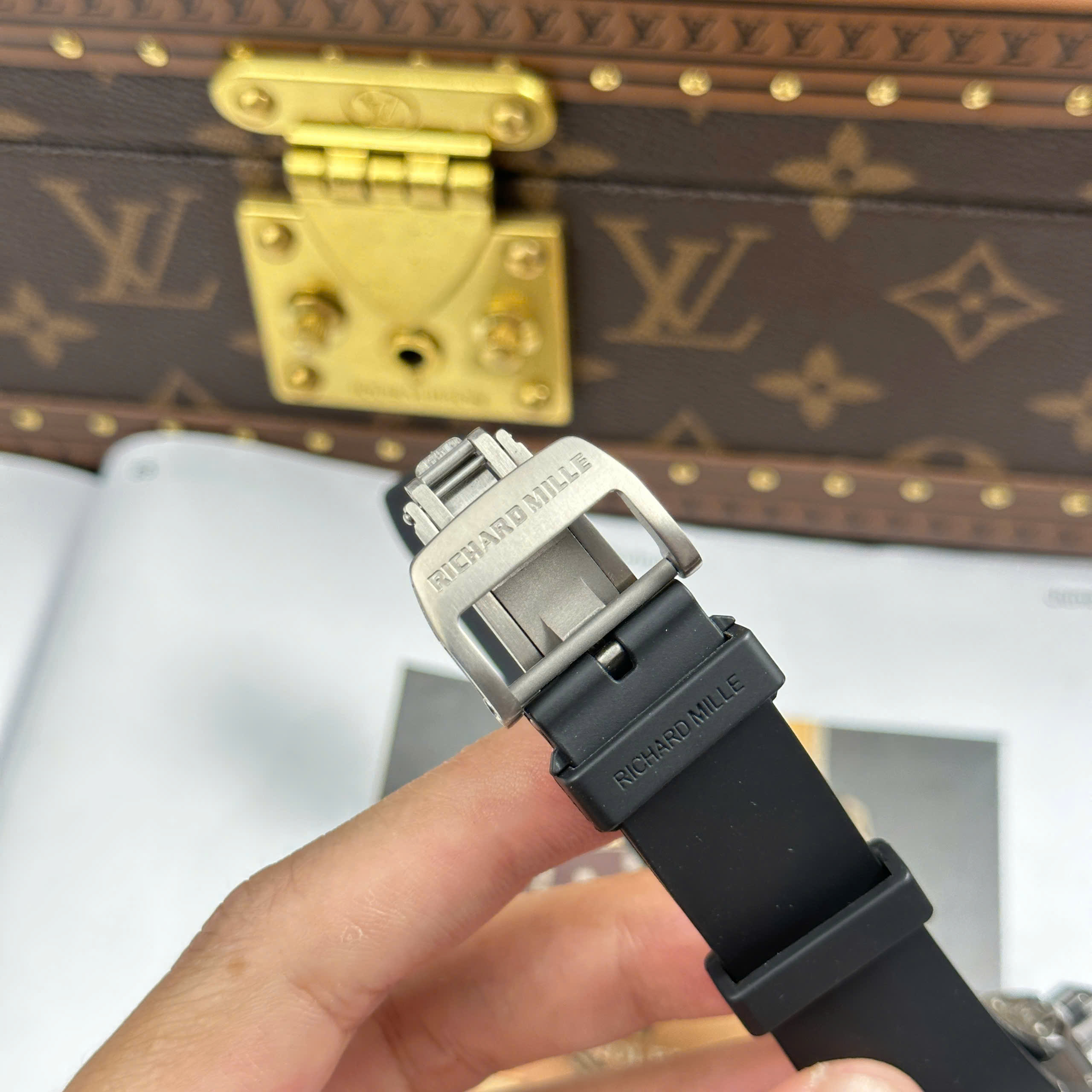Đồng Hồ Richard Mille RM 67-01 Extra-FI Vỏ Titanium Replica 1:1 38.7mm x 47.5mm