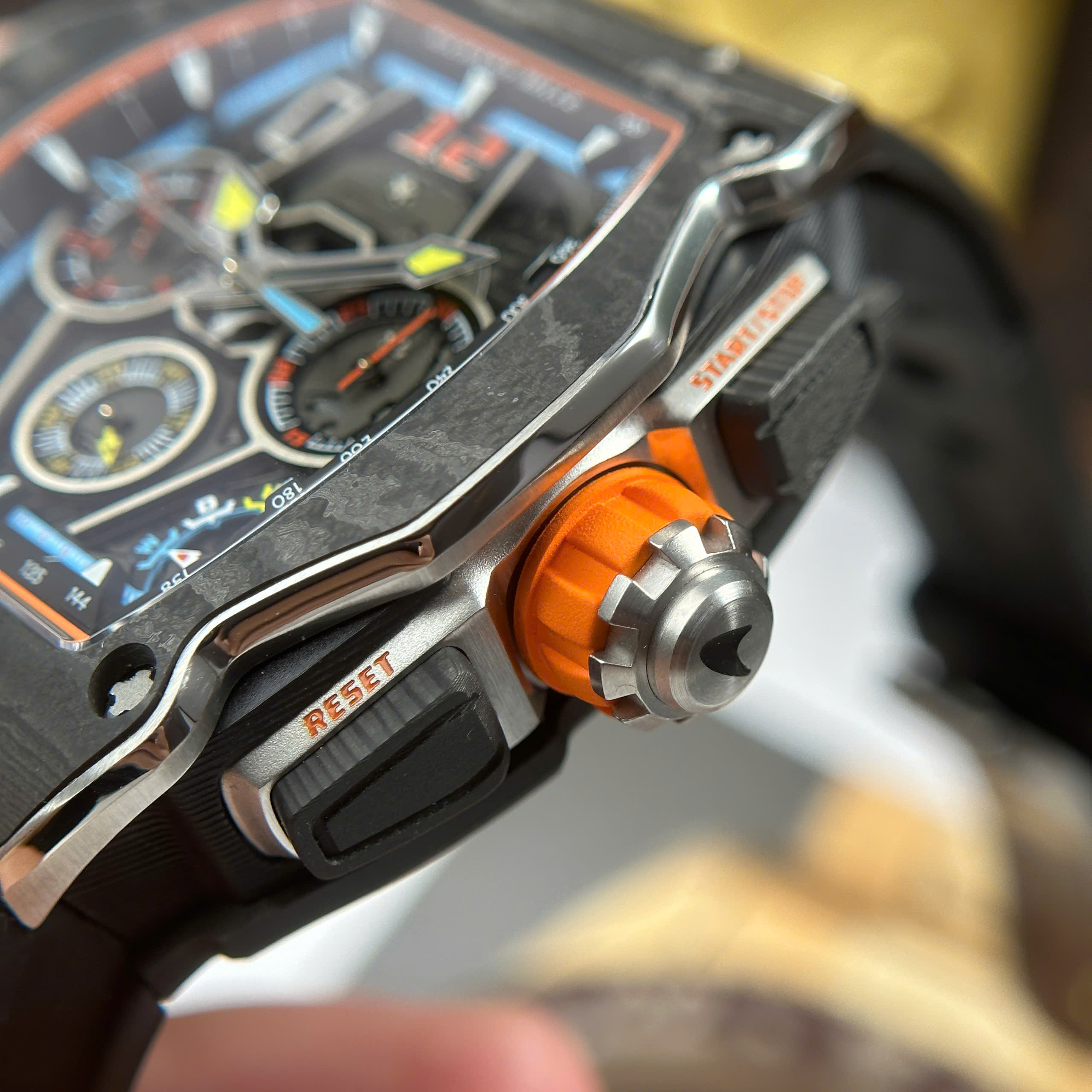 Đồng Hồ Richard Mille RM65-01 Mclaren Chronograph Vỏ Carbon Replica 1:1 44.5mm x 49.9mm