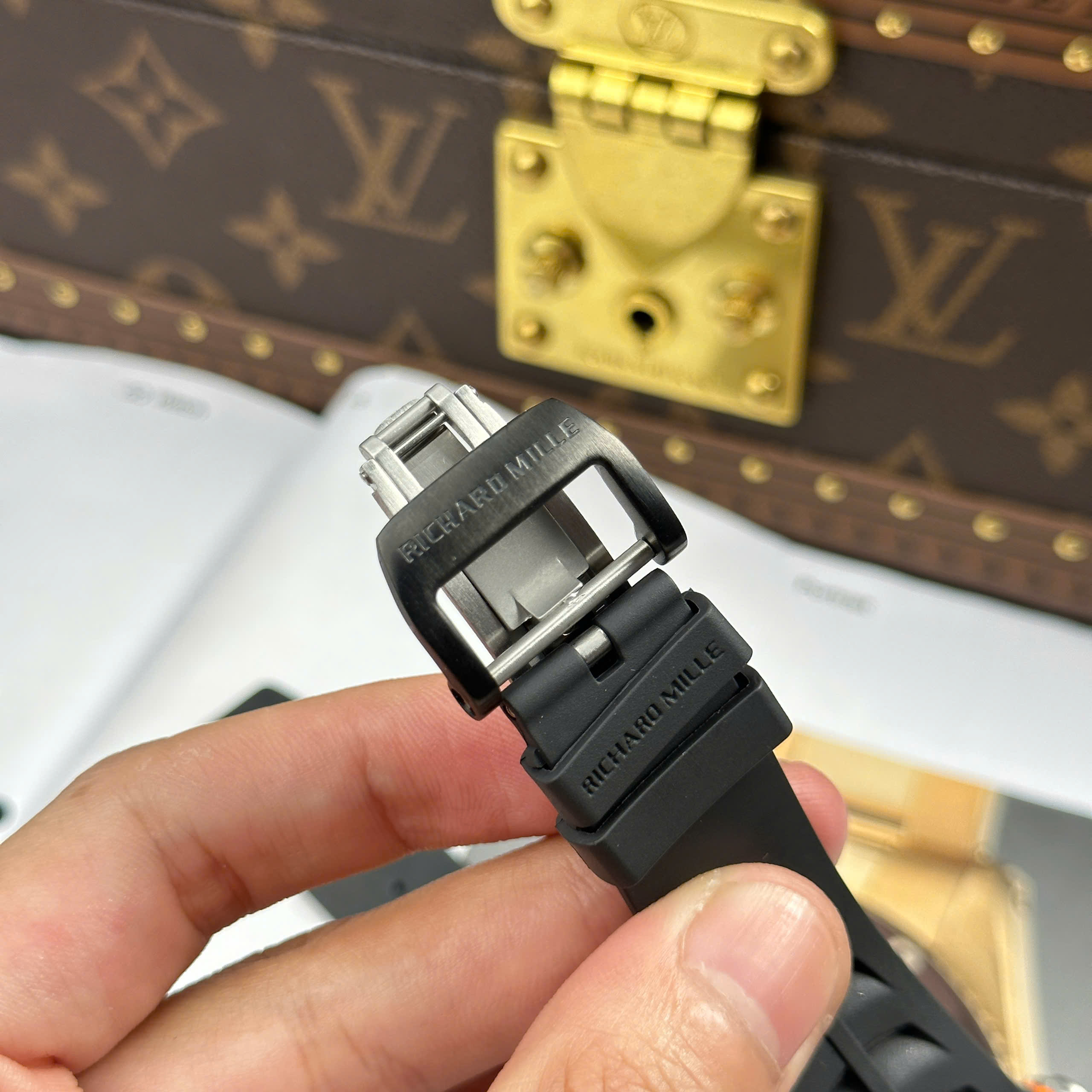 Đồng Hồ Richard Mille RM65-01 Mclaren Chronograph Vỏ Carbon Replica 1:1 44.5mm x 49.9mm