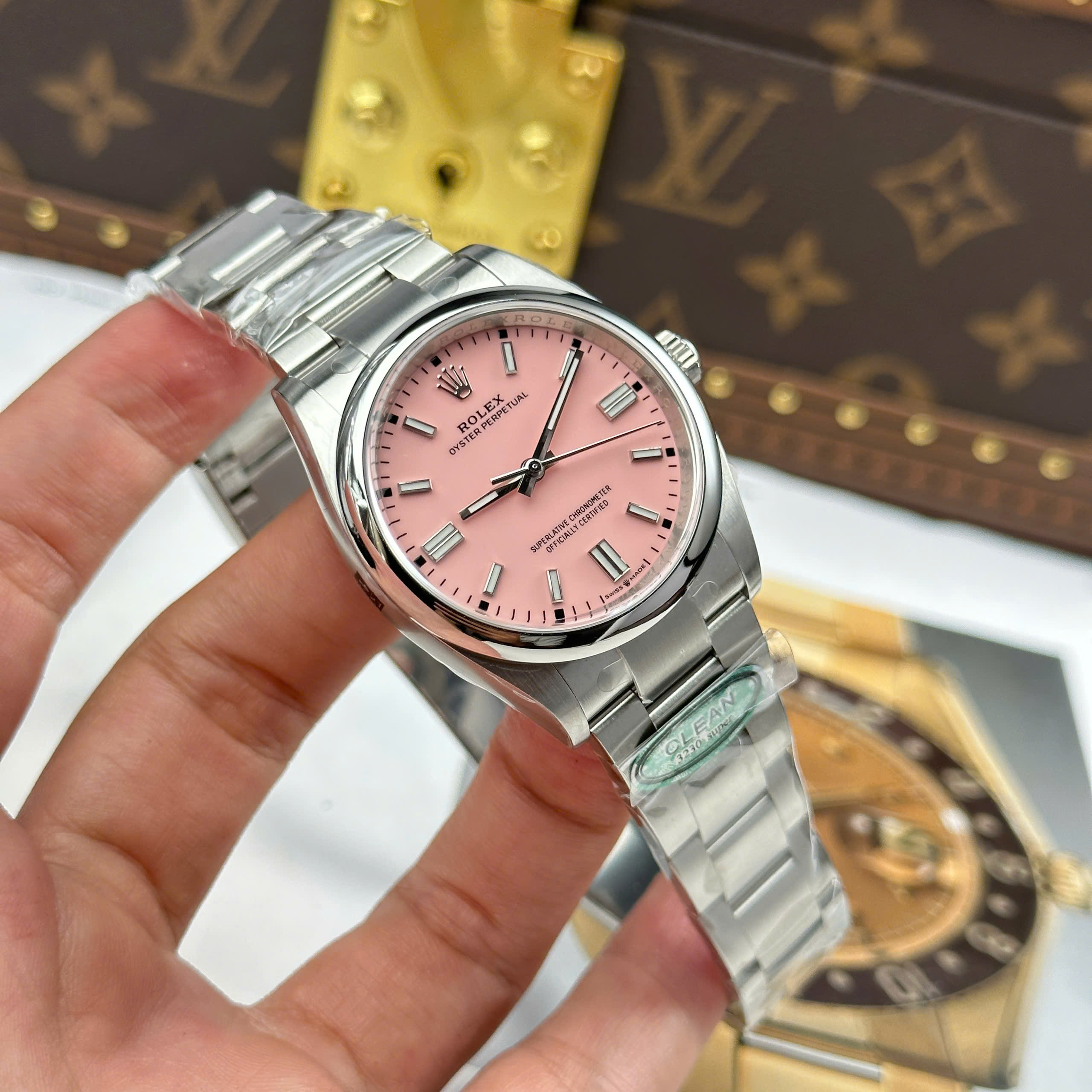 Đồng Hồ Rolex Oyster Perpetual 36mm 126000 Mặt Số Hồng Candy Replica 1:1 Clean Factory