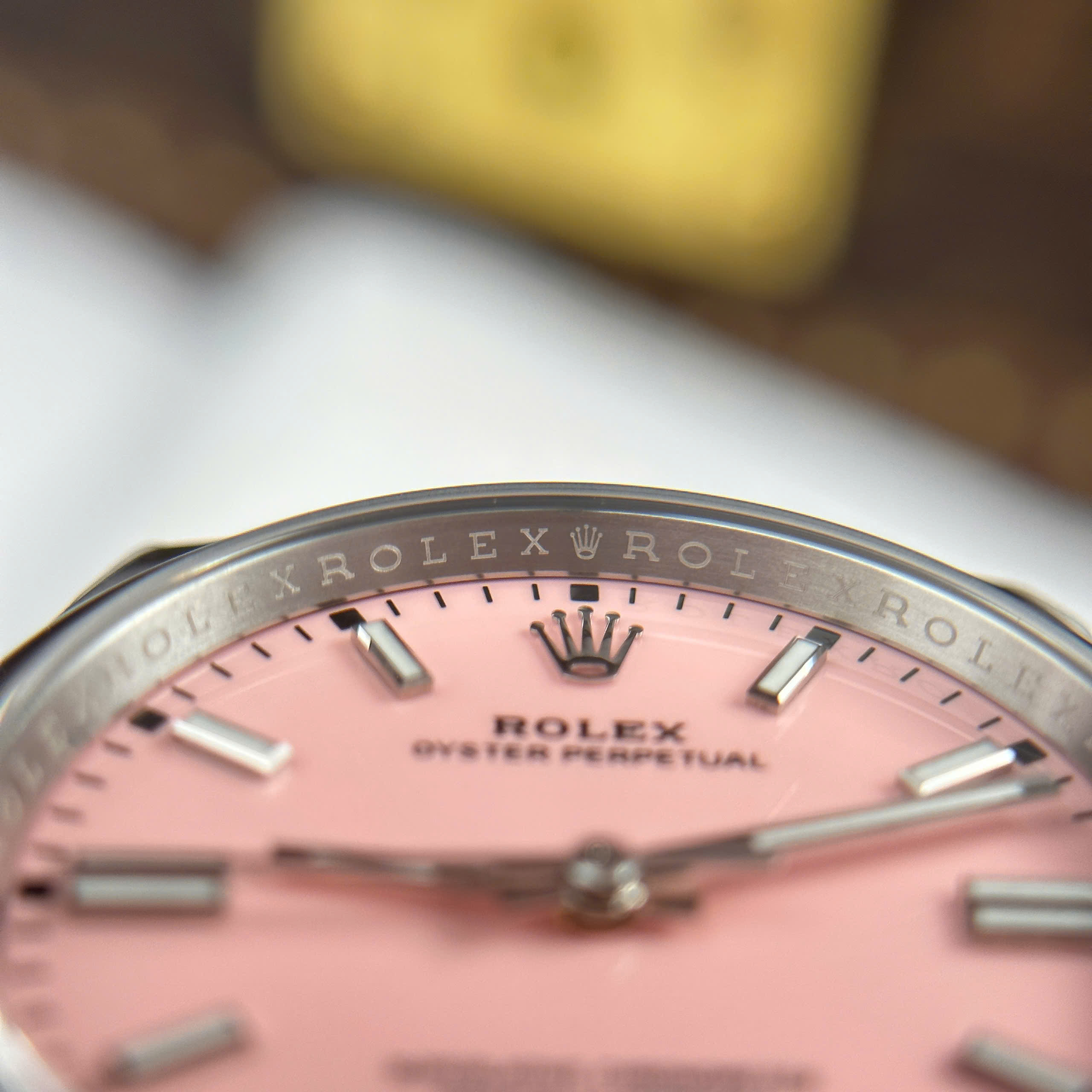 Đồng Hồ Rolex Oyster Perpetual 36mm 126000 Mặt Số Hồng Candy Replica 1:1 Clean Factory
