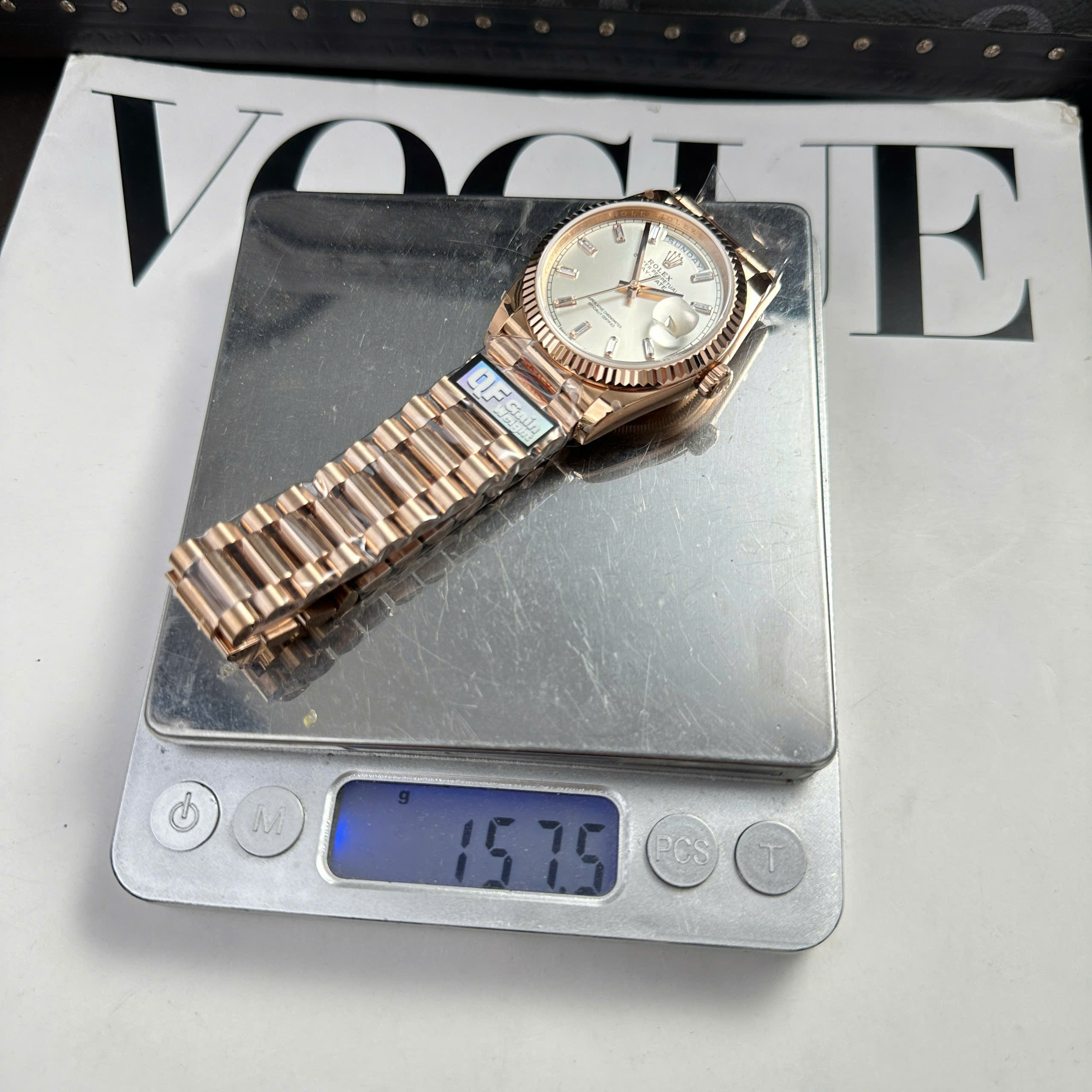 Đồng Hồ Rolex Day-Date 36mm 128235 Mặt Số Bạc Vỏ Vonfram 160g Replica 1:1 QF Factory
