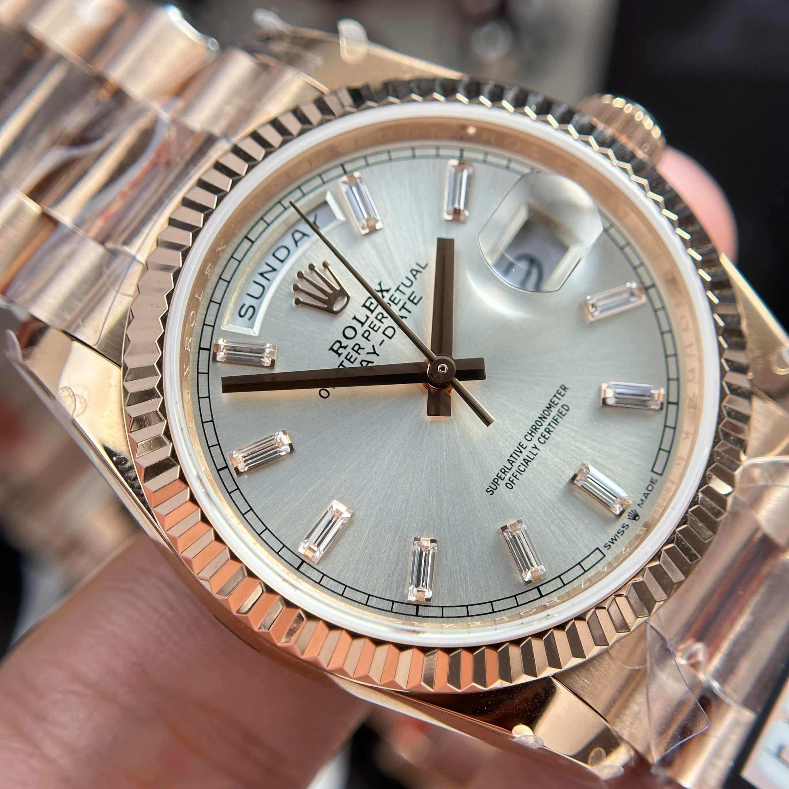 Đồng Hồ Rolex Day-Date 36mm 128235 Mặt Số Bạc Vỏ Vonfram 160g Replica 1:1 QF Factory