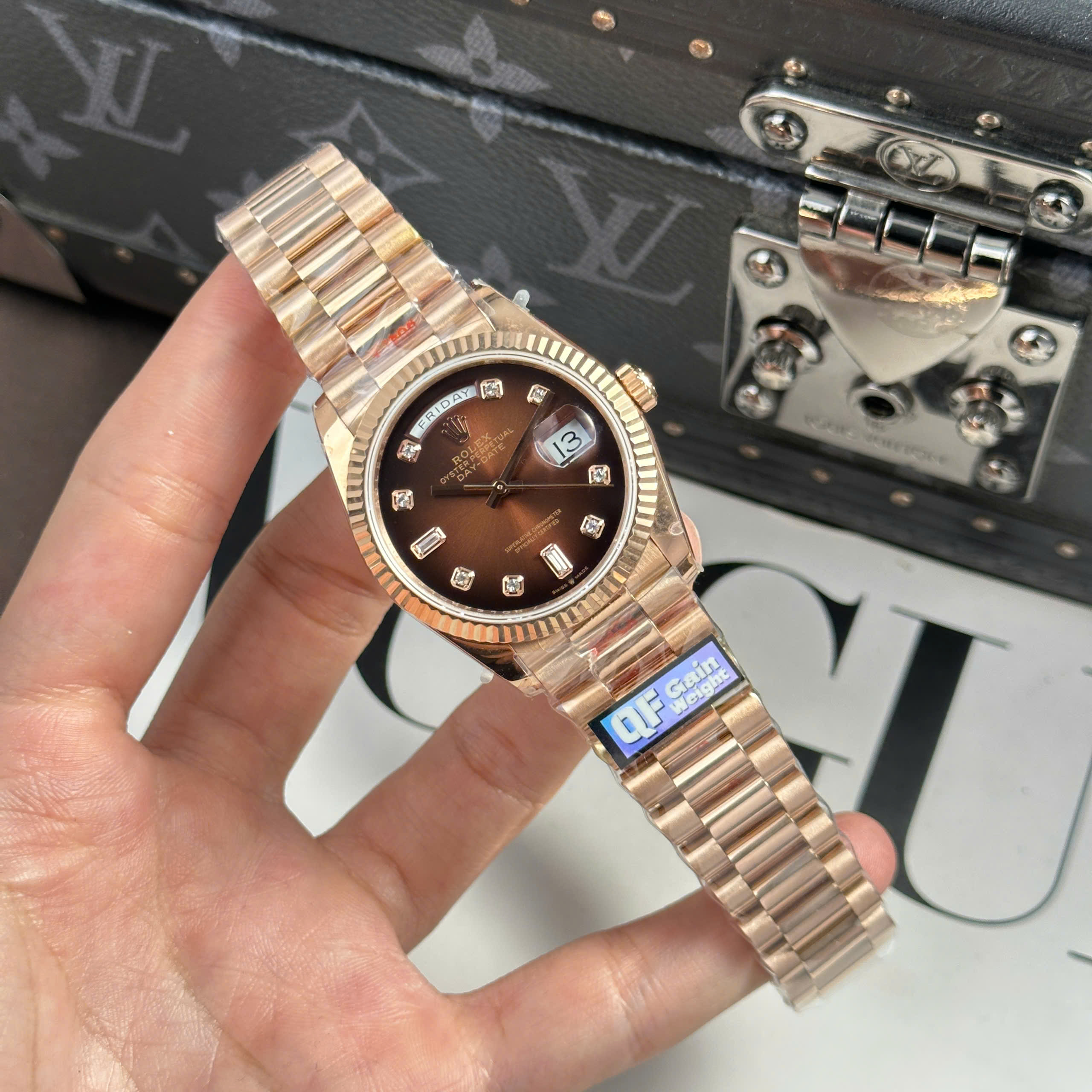 Đồng Hồ Rolex Day-Date 36mm 128235 Mặt Số Nâu Vỏ Vonfram 160g Replica 1:1 QF Factory