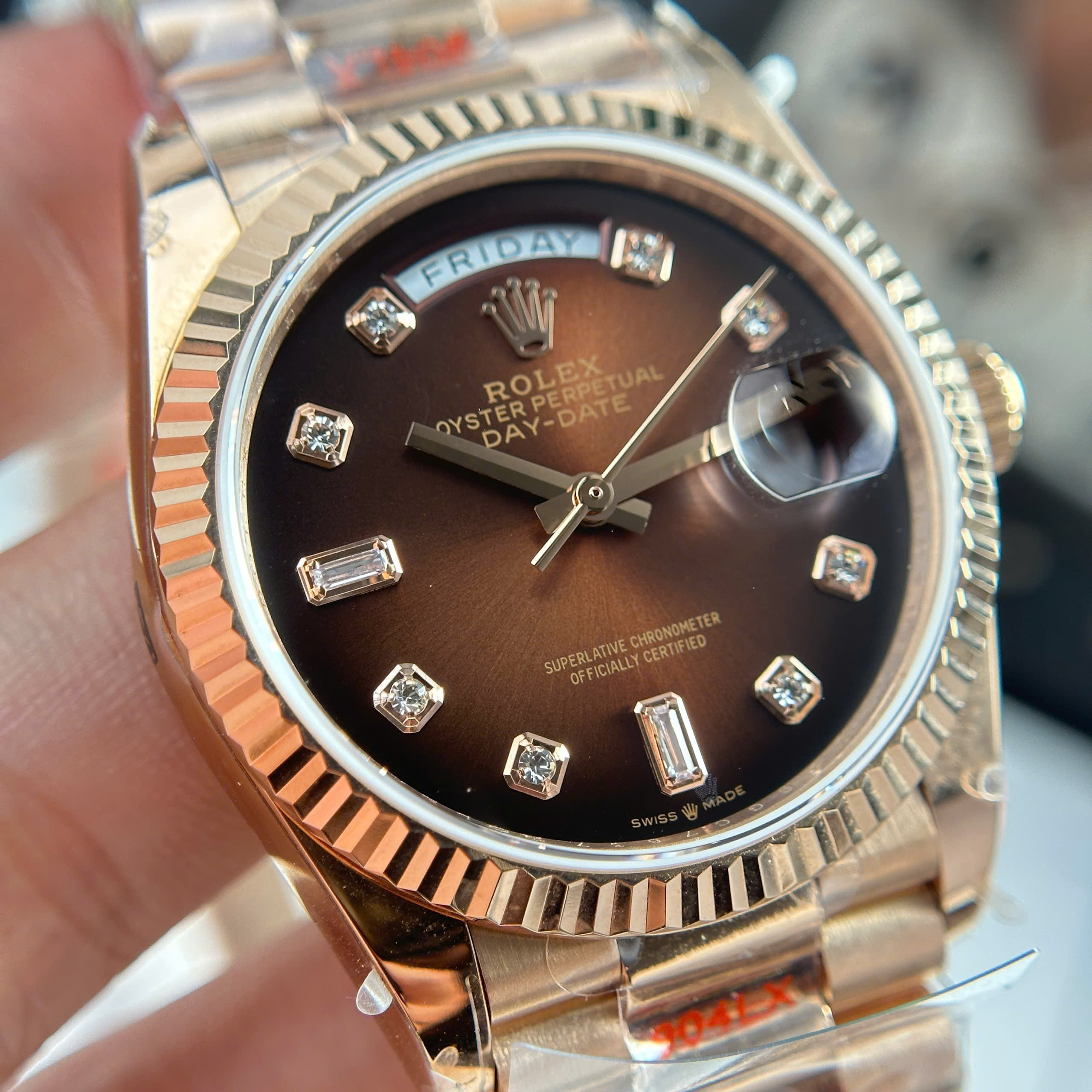 Đồng Hồ Rolex Day-Date 36mm 128235 Mặt Số Nâu Vỏ Vonfram 160g Replica 1:1 QF Factory