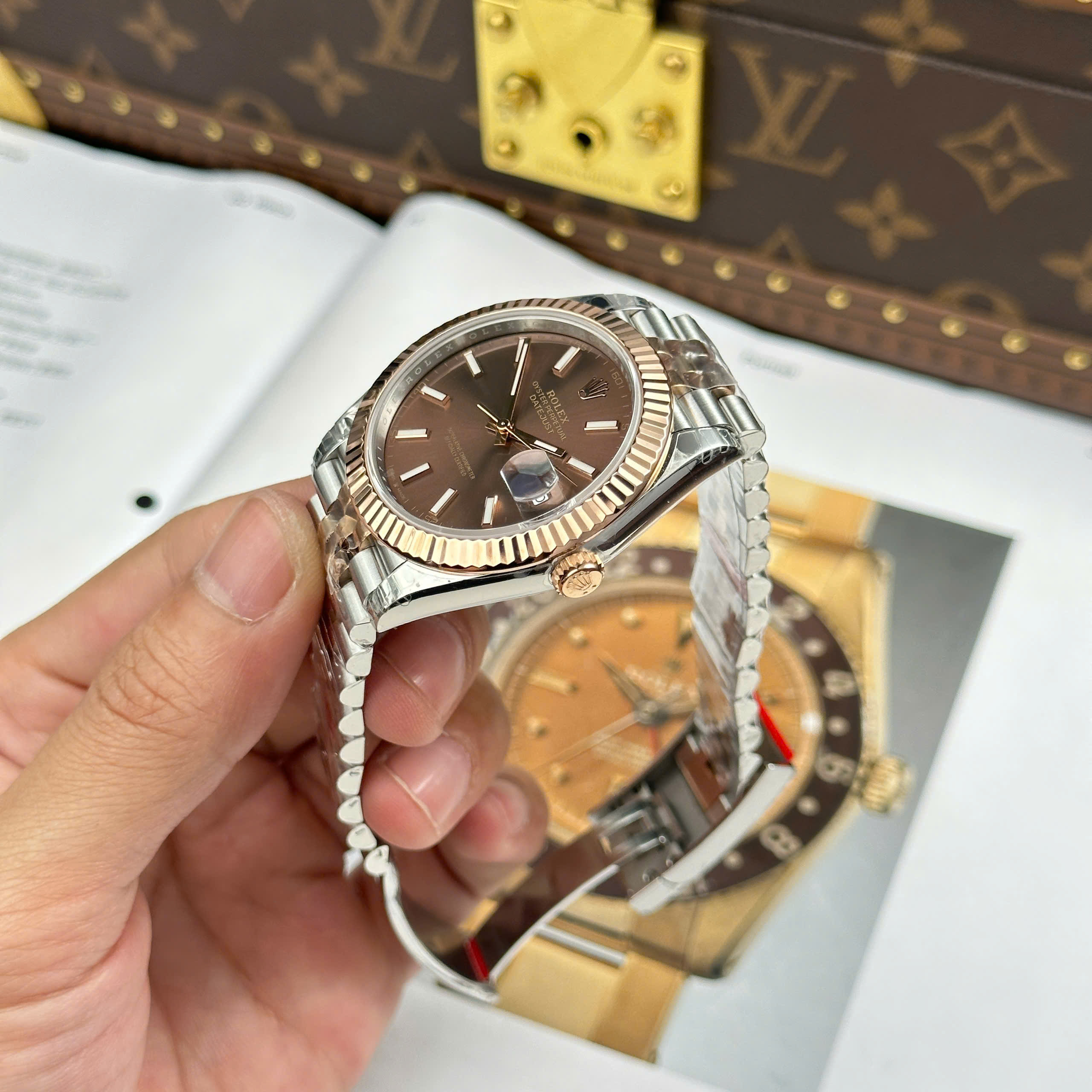 Đồng Hồ Rolex Datejust 41mm 126331 Mặt Số Nâu Chocolate 3235 Replica 1:1 VS Factory
