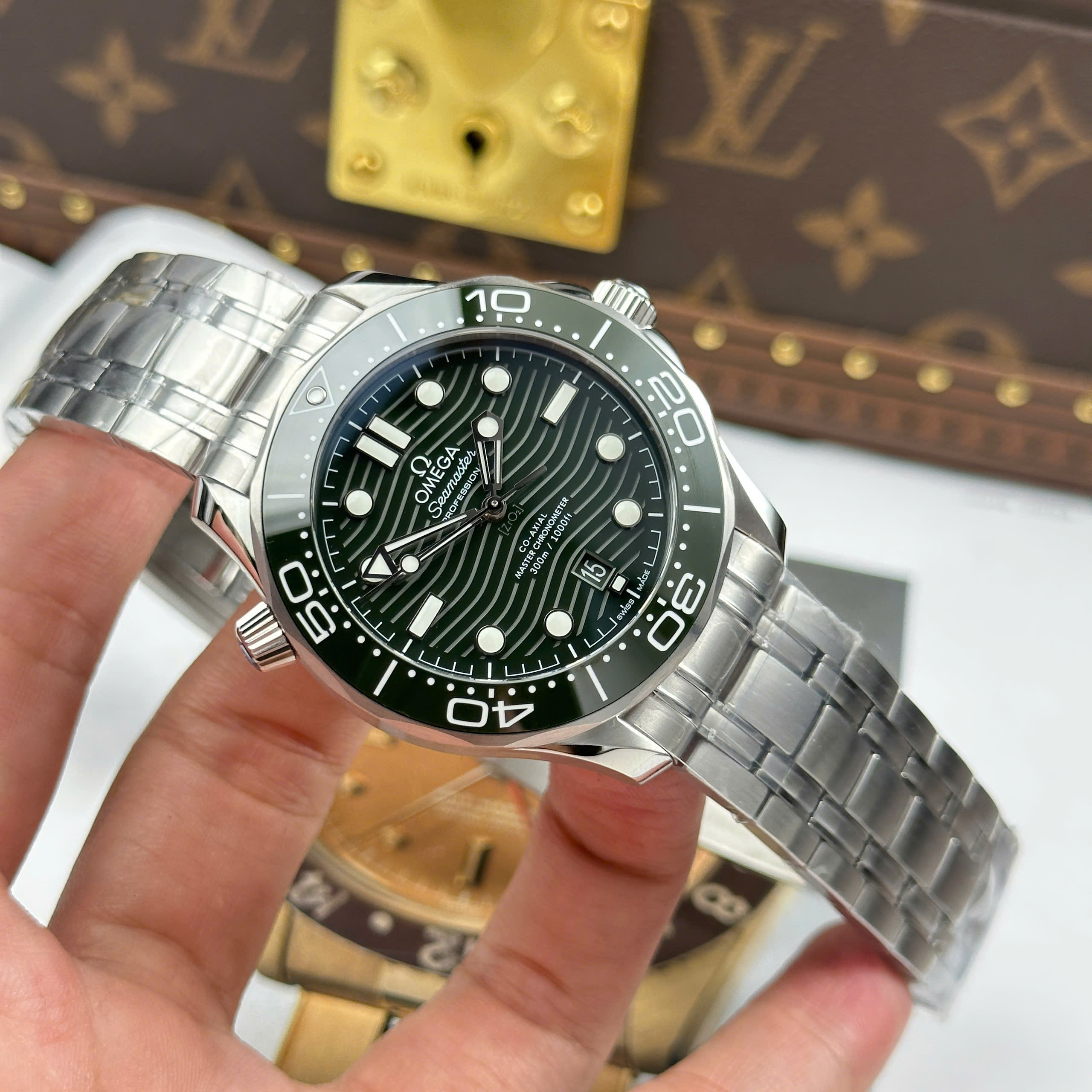 Đồng Hồ Omega Seamaster Diver 300 Mặt Xanh Lá 42mm Replica 1:1 VS Factory