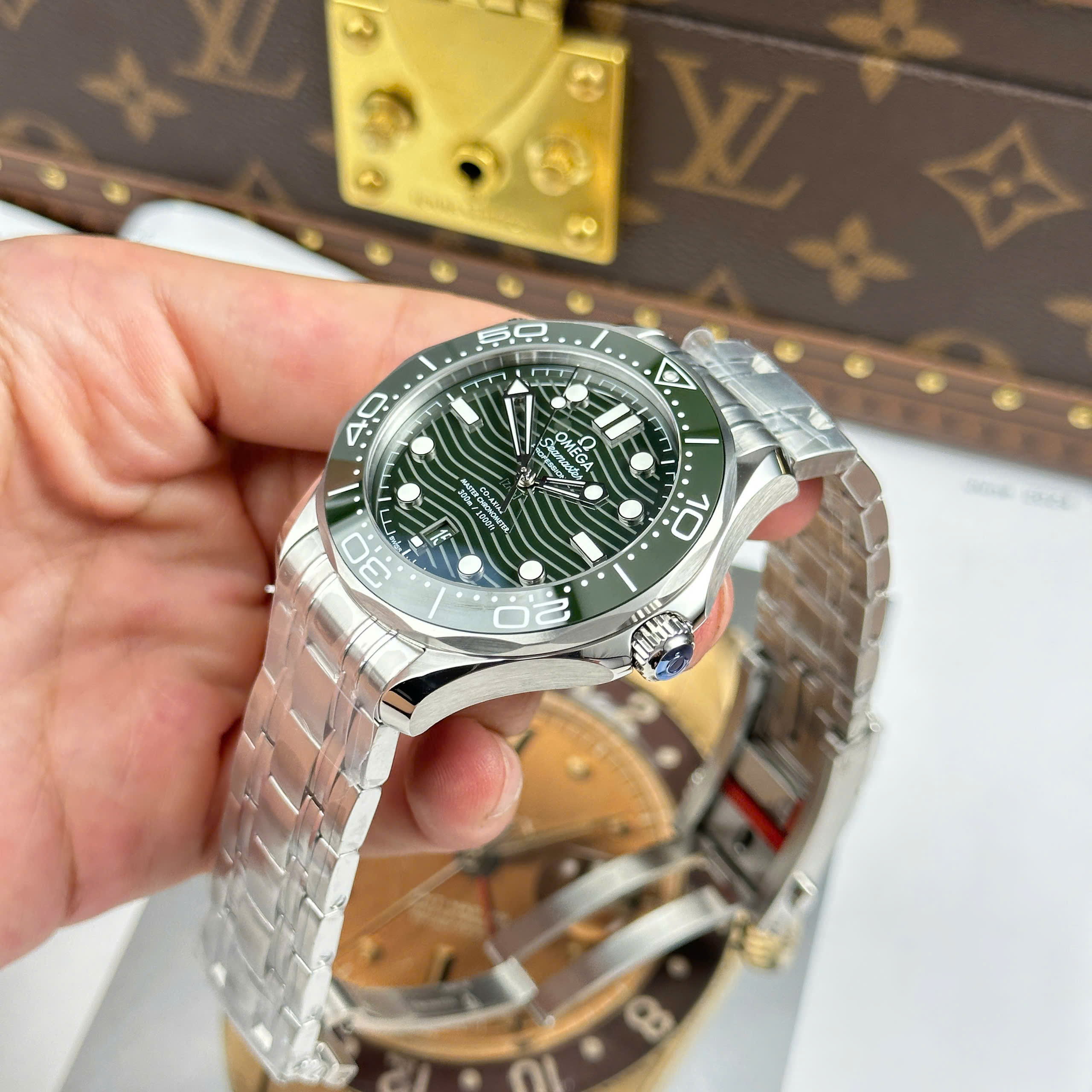 Đồng Hồ Omega Seamaster Diver 300 Mặt Xanh Lá 42mm Replica 1:1 VS Factory
