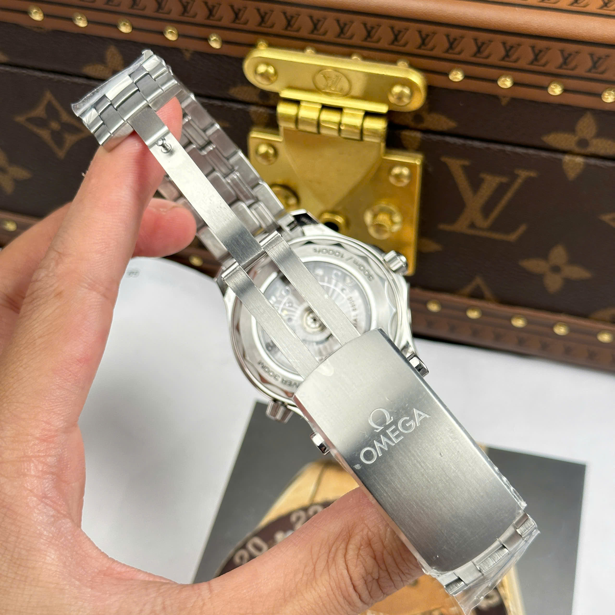 Đồng Hồ Omega Seamaster Diver 300 Mặt Xanh Lá 42mm Replica 1:1 VS Factory
