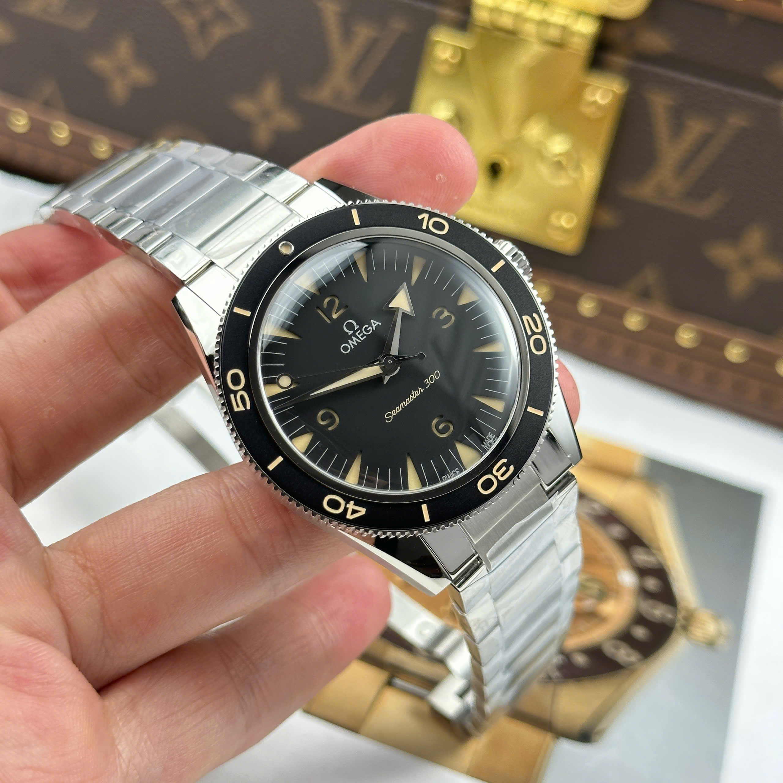 Đồng Hồ Omega Seamaster 300 Heritage Mặt Đen Dây Thép Replica 1:1 41mm VS Factory