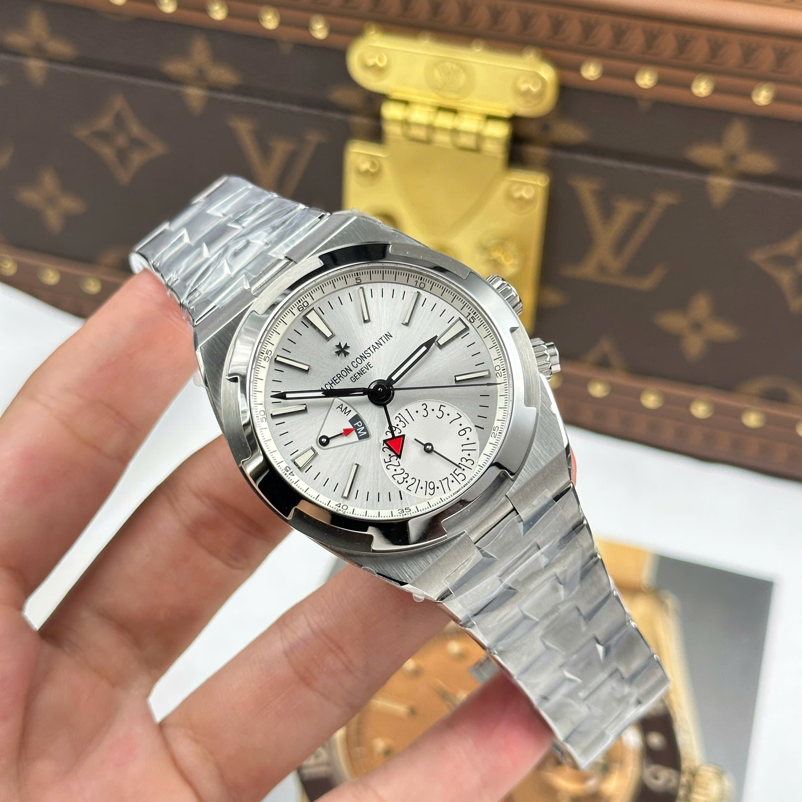 Đồng Hồ Vacheron Constantin Overseas Dual Time 7900V/110A-B333 41mm Replica 1:1