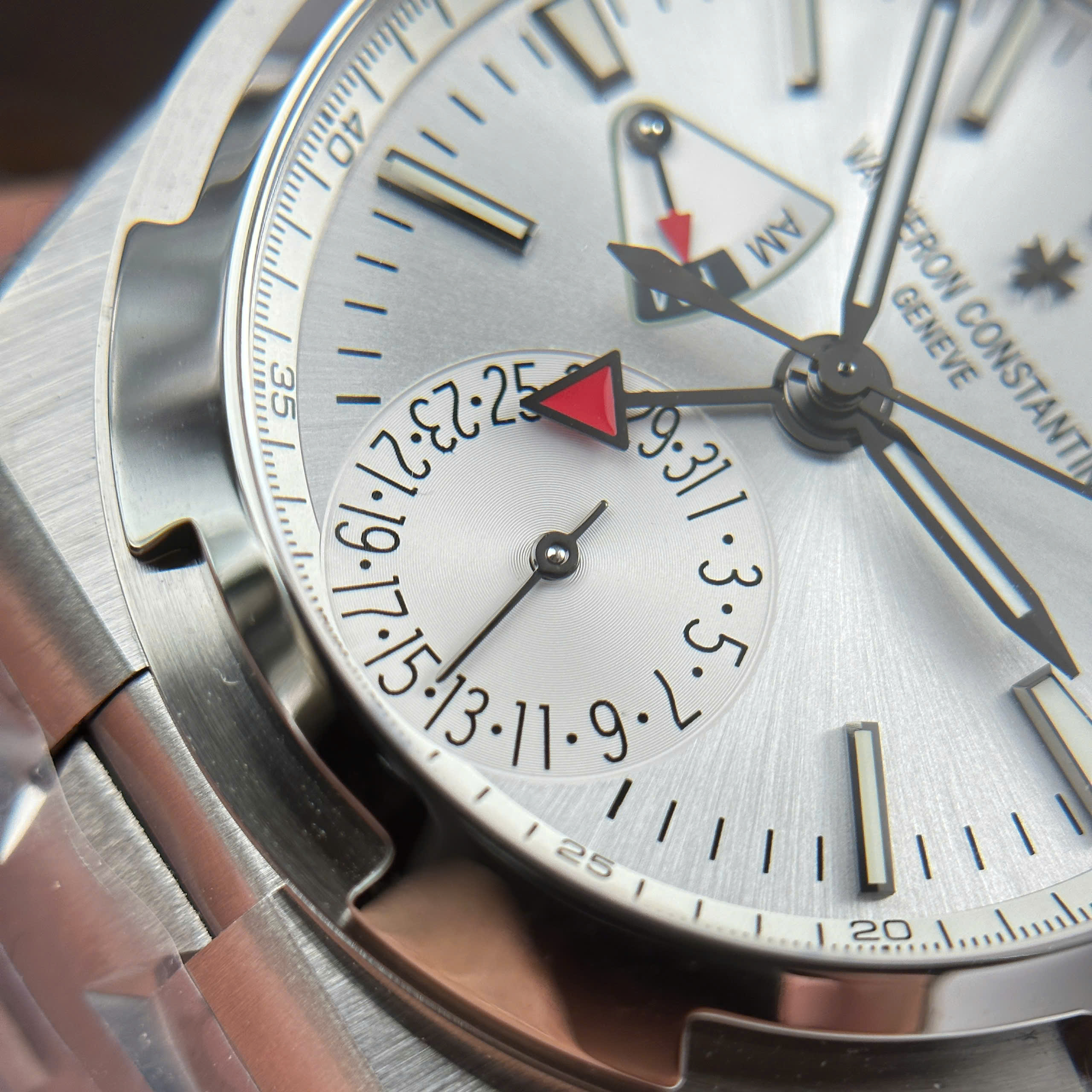 Đồng Hồ Vacheron Constantin Overseas Dual Time 7900V/110A-B333 41mm Replica 1:1