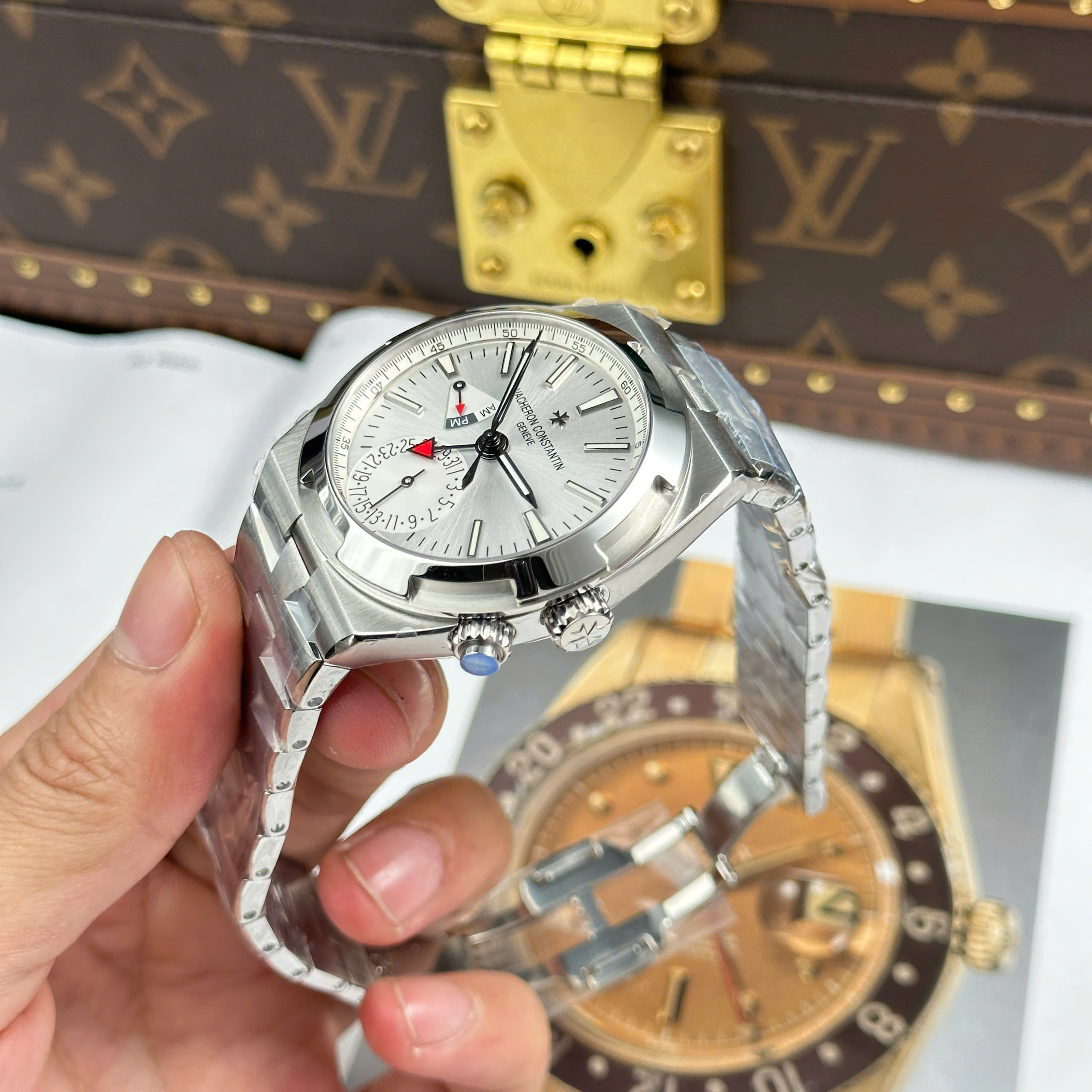 Đồng Hồ Vacheron Constantin Overseas Dual Time 7900V/110A-B333 41mm Replica 1:1