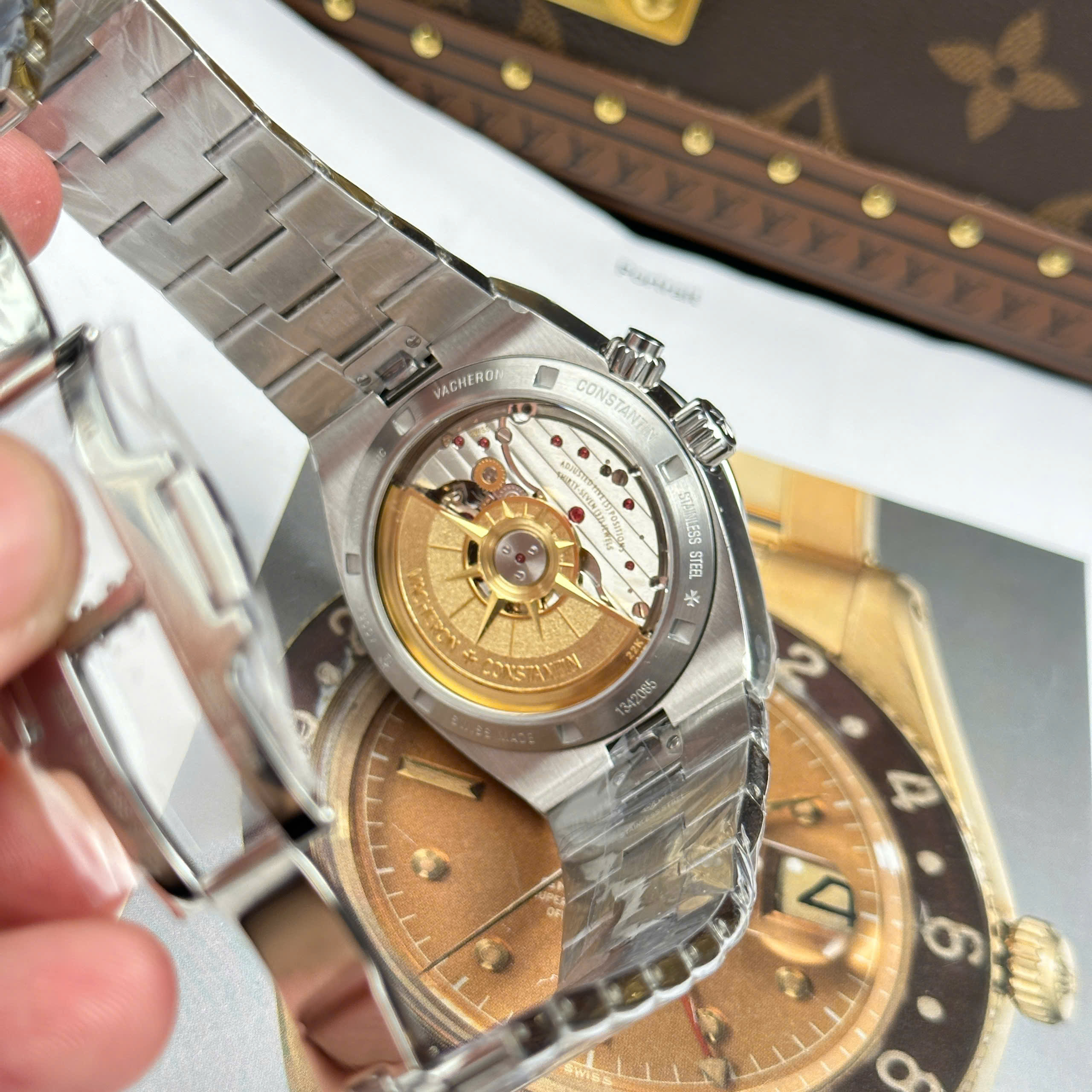 Đồng Hồ Vacheron Constantin Overseas Dual Time 7900V/110A-B333 41mm Replica 1:1