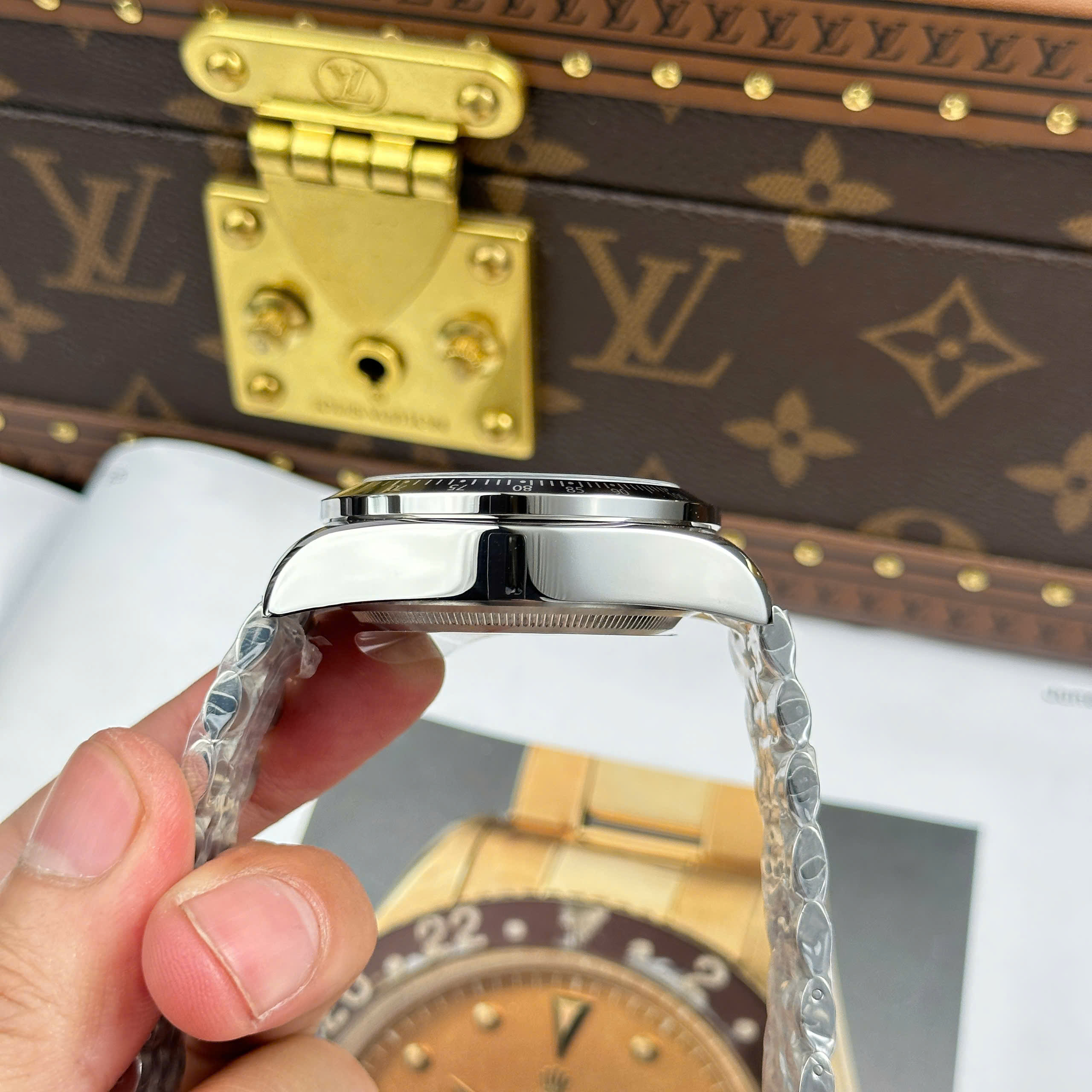 Đồng Hồ Turdo Black Bay Chronograph Replica 1:1 Mặt Xanh Blue TW Factory