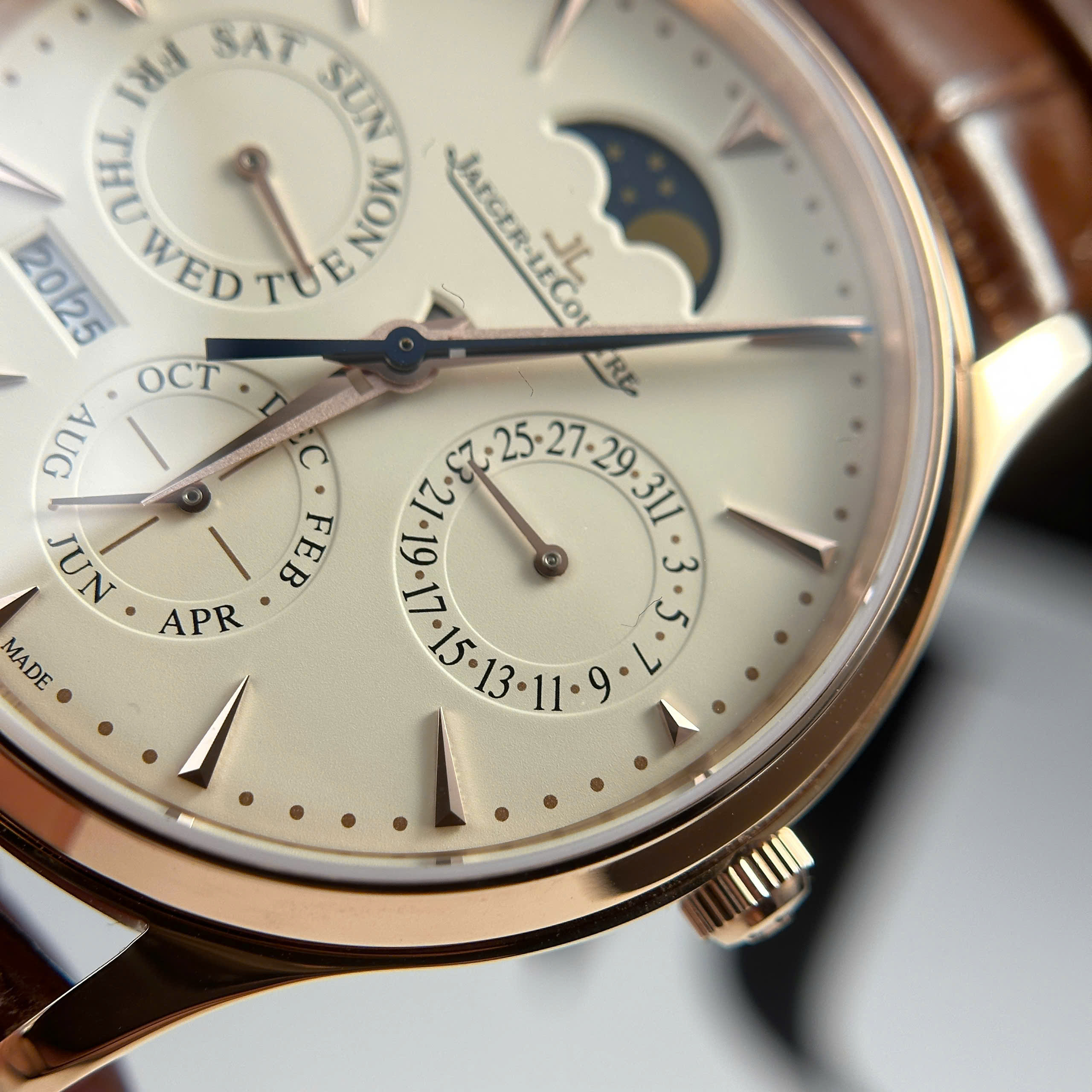 Đồng Hồ Jaeger LeCoultre Master Ultrathin Perpetual Calendar Replica 1:1 39mm VR Factory